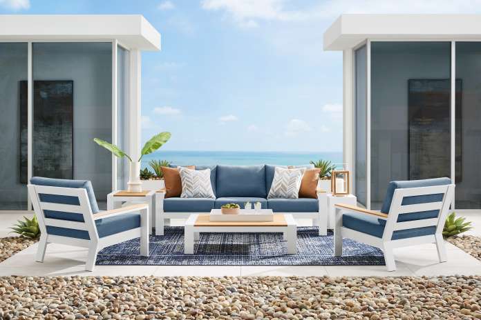 Rooms To Go patio seating