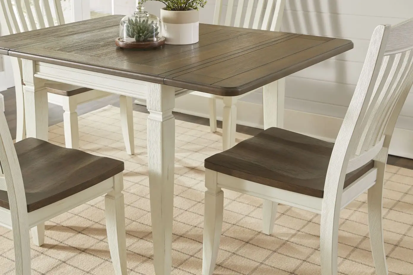 Design Tips for Balancing Table and Chair Proportions - 4236710P.jpg