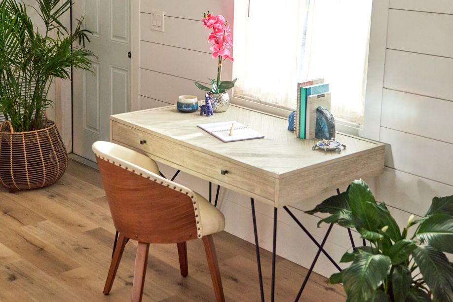 Rooms to go home office furniture discount