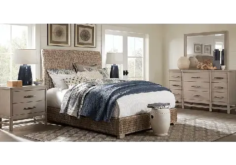 Outlet King Bedroom Set.png