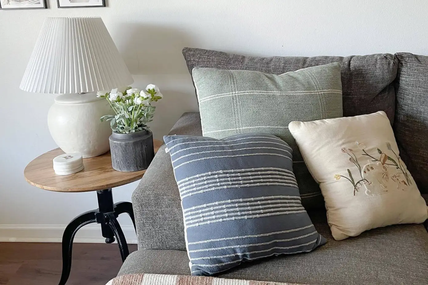 Practical_and_Stylish_Side_Table_Decor_Ideas_CopleyCourt.jpg