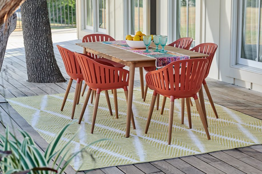 yellow rug and red table