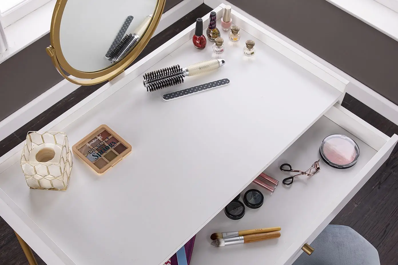 Vanity Table - 31012723.jpg