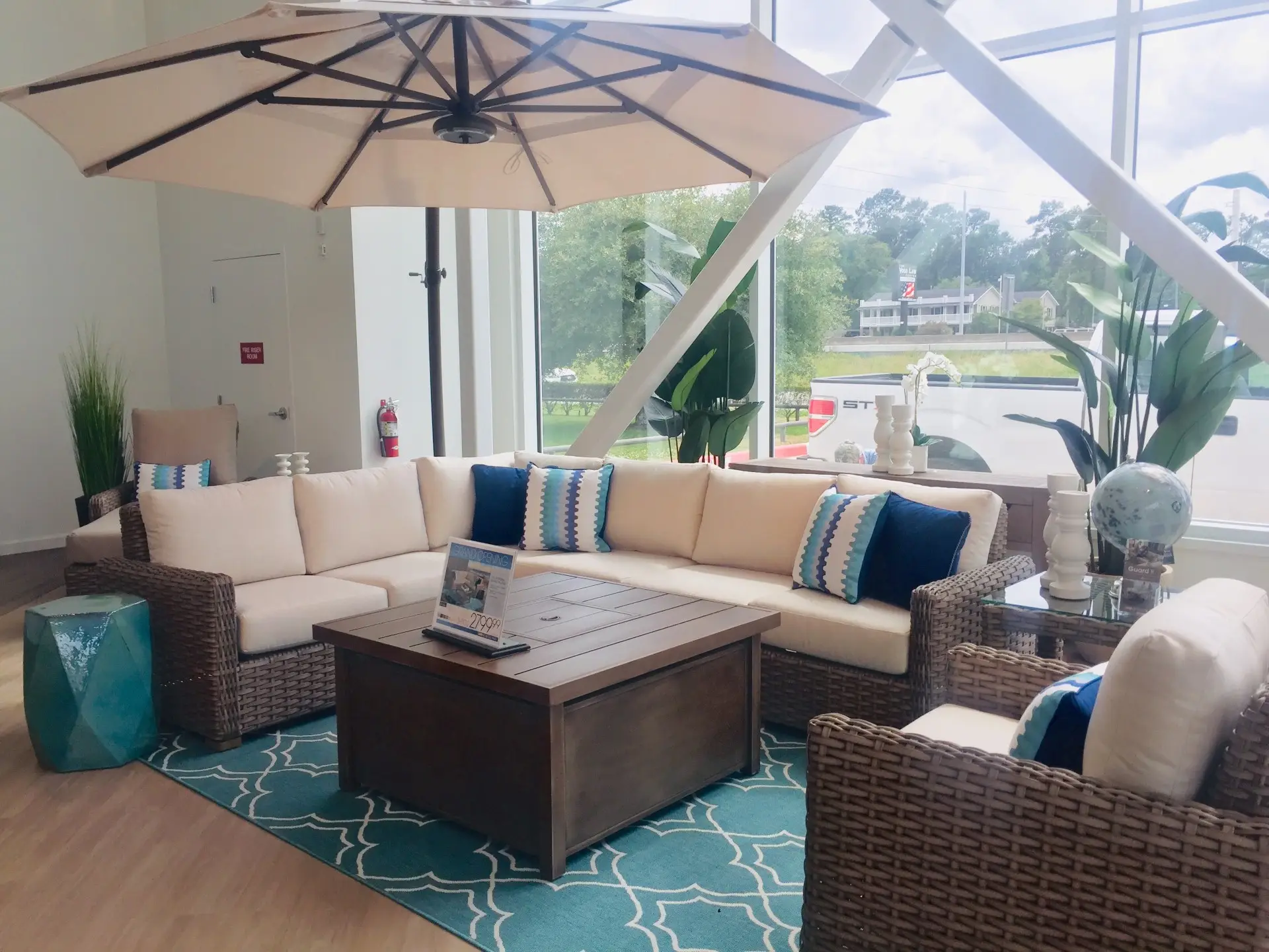 Woodlands-OutdoorPatio2.jpg