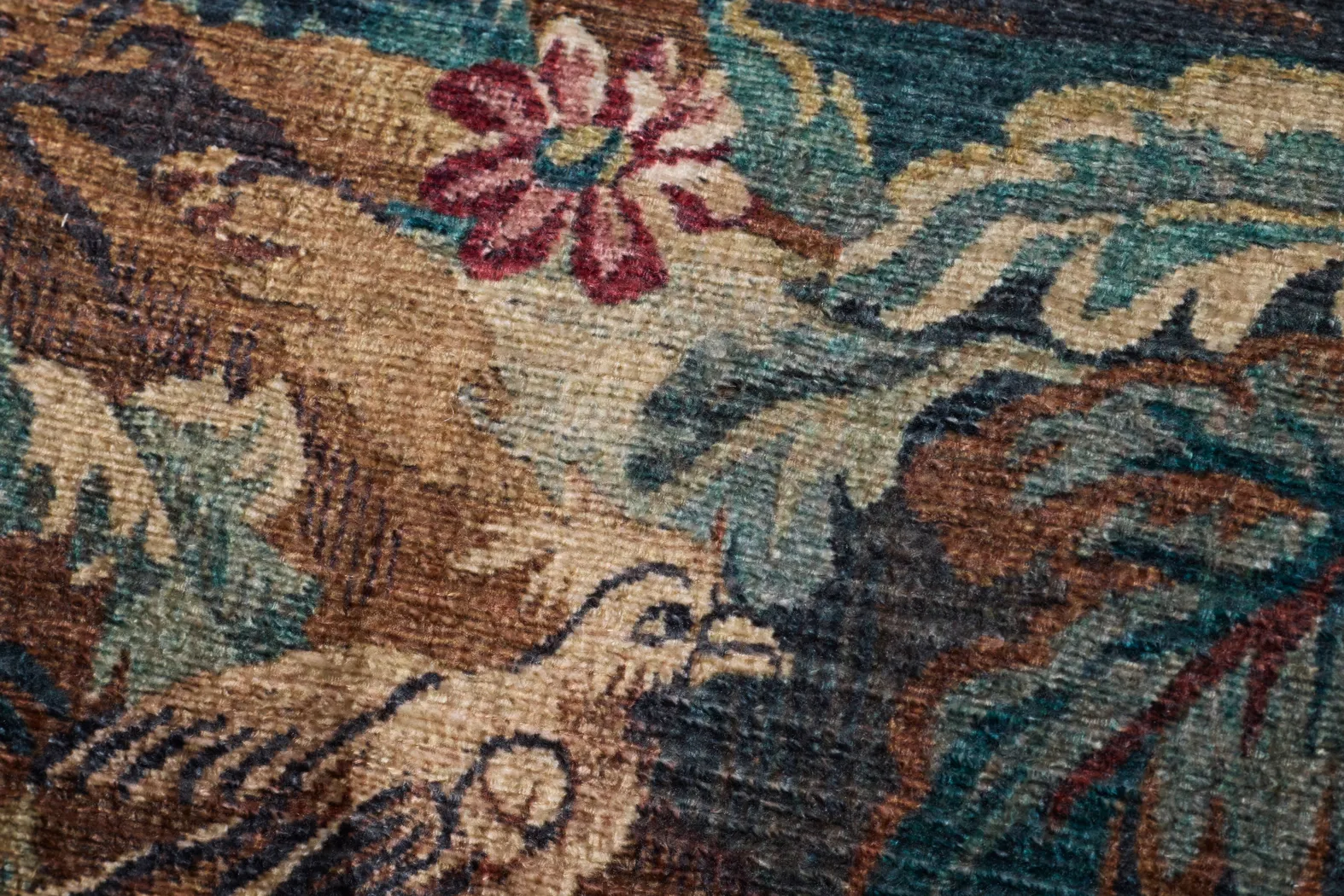 Abbai Green Lumbar Pillow - Thumbnail - Image 3