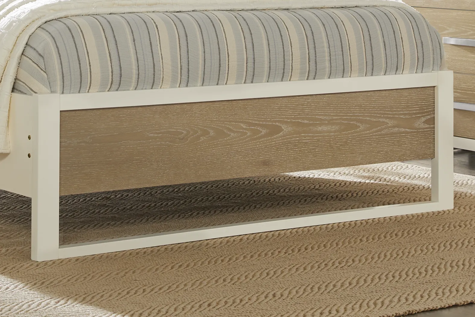 Abbott White 3 Pc King Panel Bed - Thumbnail - Image 3