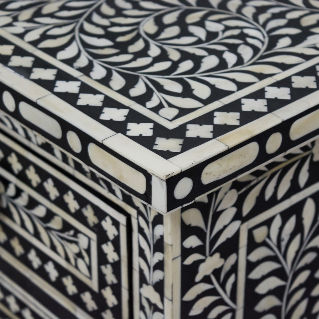 Aberglen Black Accent Table - Thumbnail - Image 5