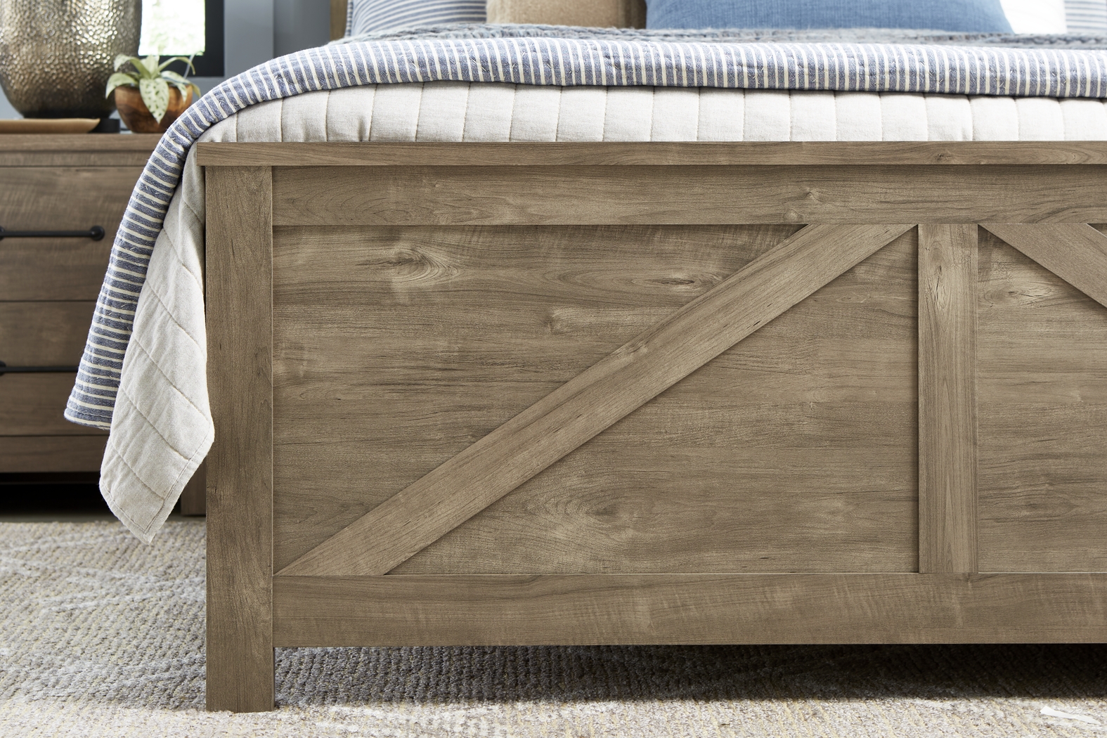 Abilene Brown 5 Pc Queen Panel Bedroom - Thumbnail - Image 4