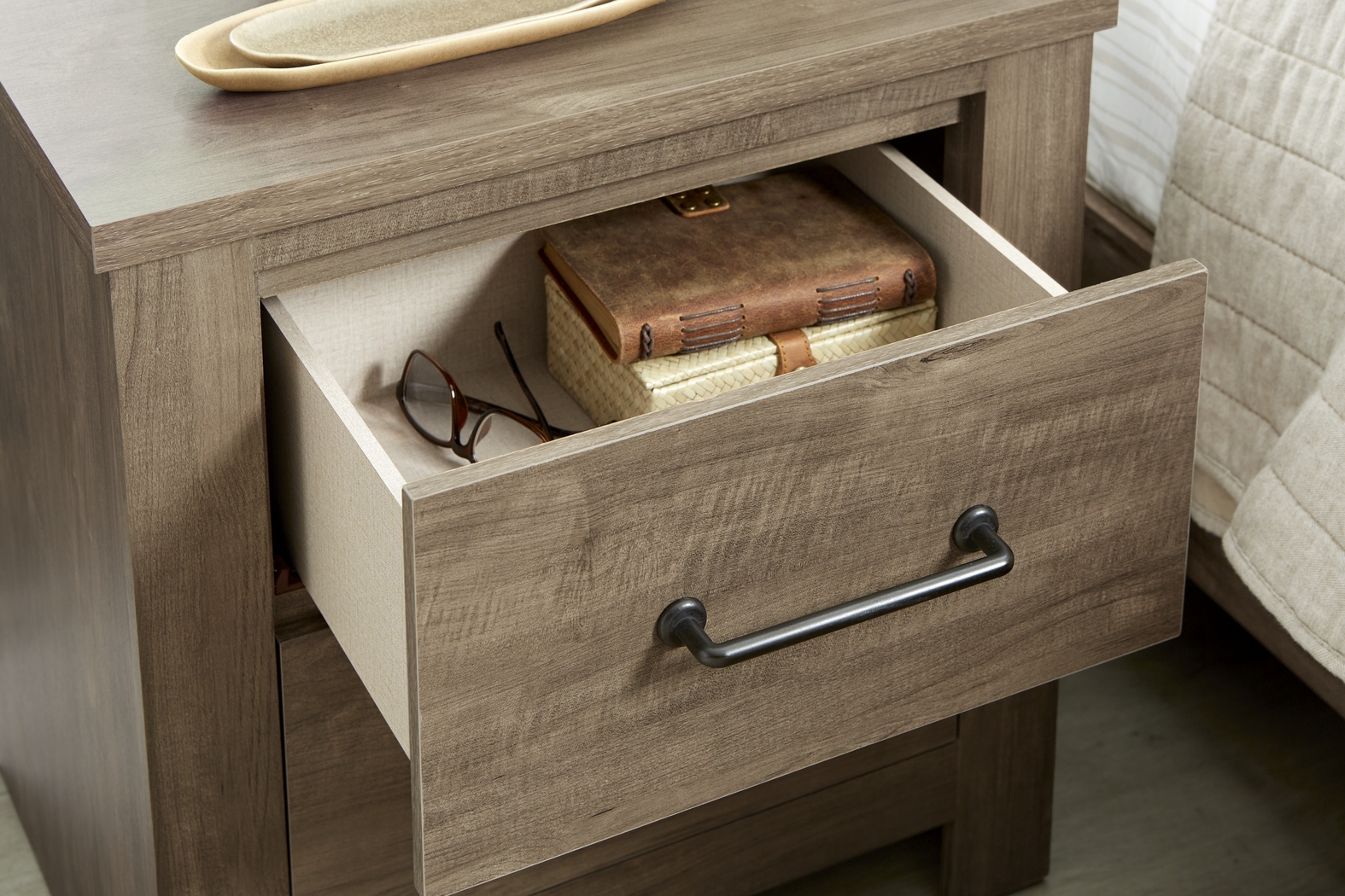 Abilene Brown 7 Pc Queen Panel Bedroom - Thumbnail - Image 13