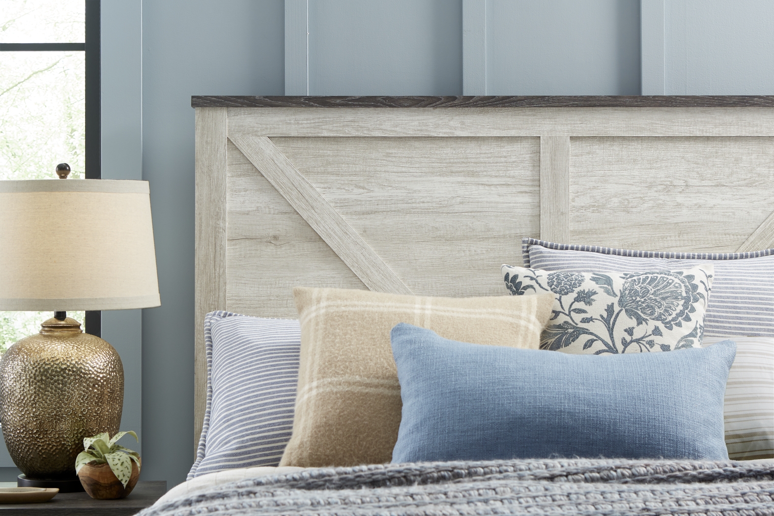 Abilene White 5 Pc Queen Panel Bedroom - Thumbnail - Image 3