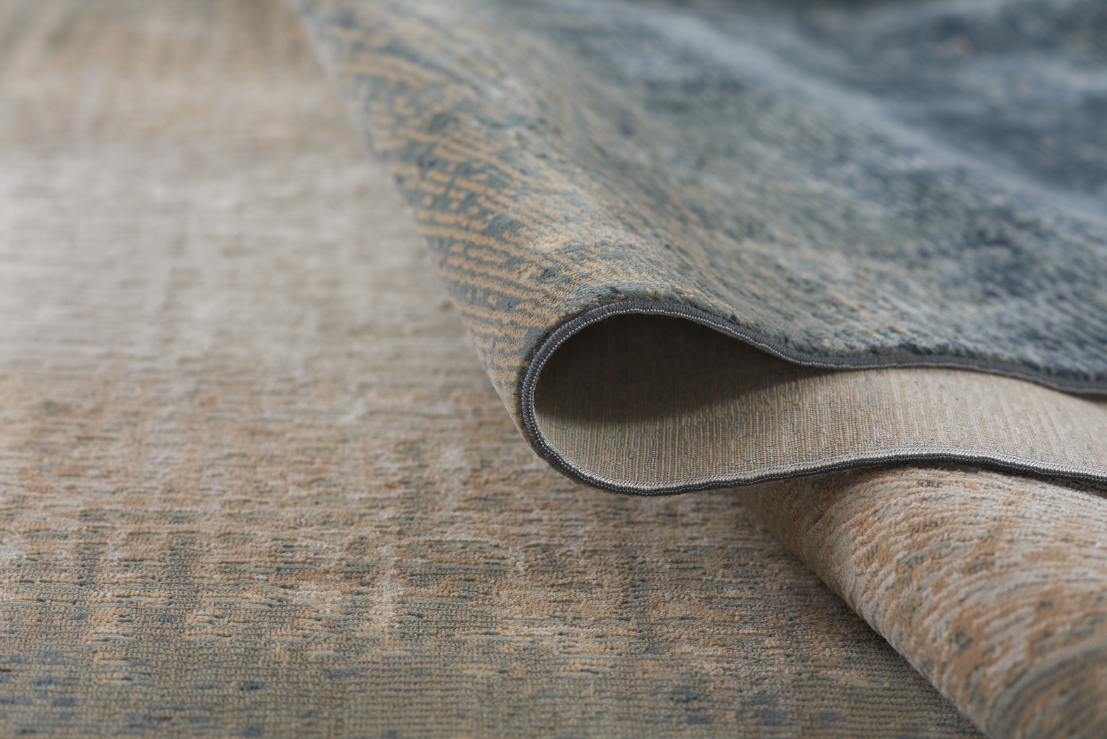 Adahn Blue 7'9 x 9'10 Rug - Thumbnail - Image 7