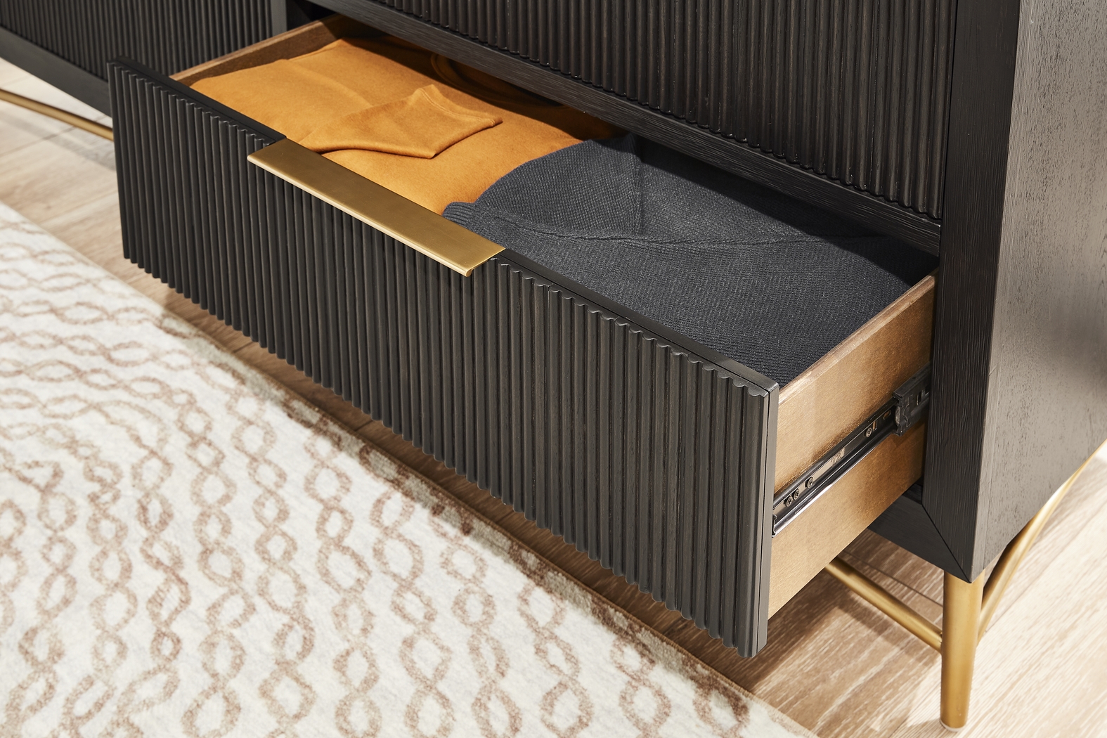 Addison Street 5 Pc Black King Bedroom - Thumbnail - Image 9