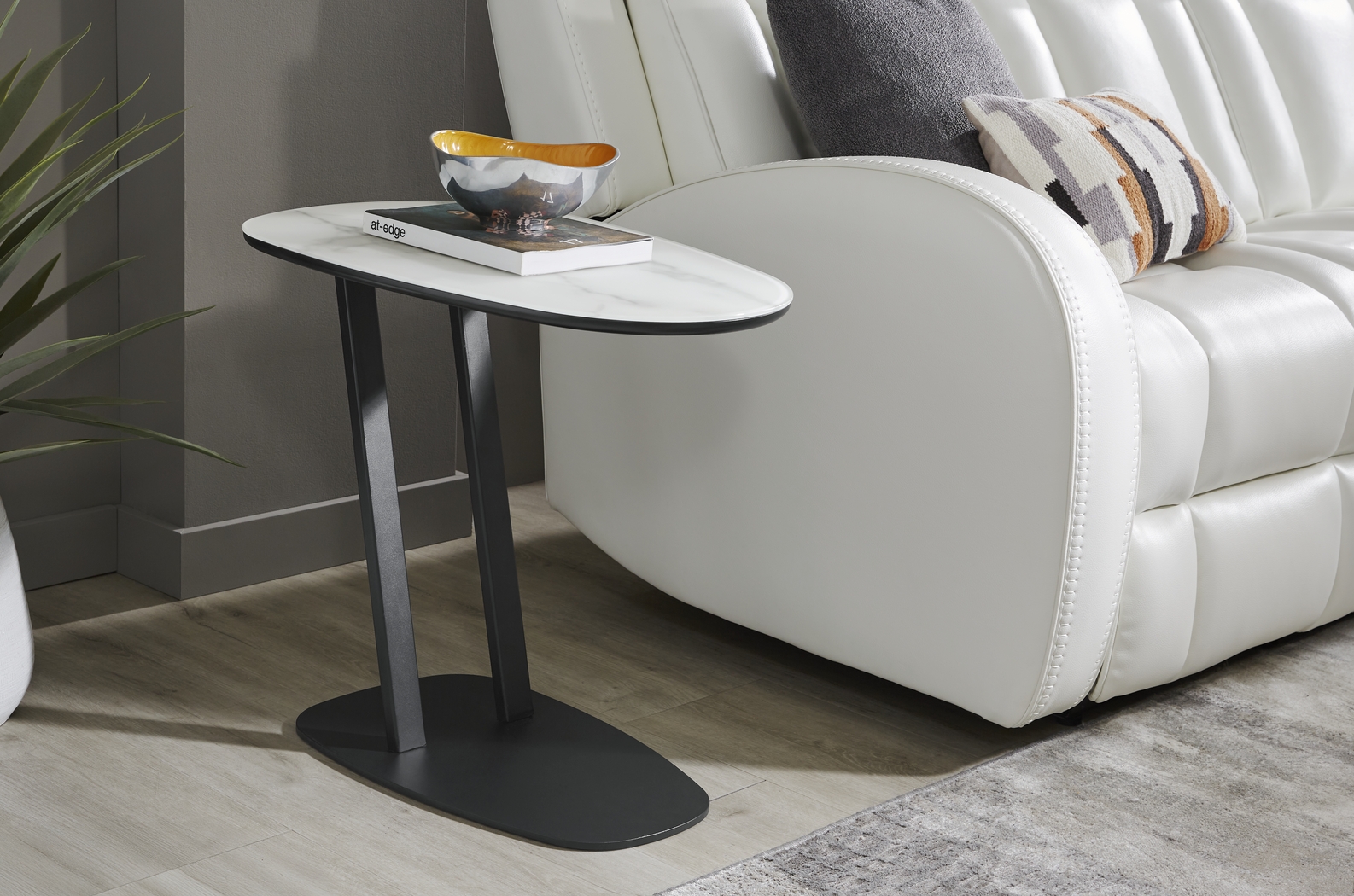Aeon Black End Table - Thumbnail - Image 3