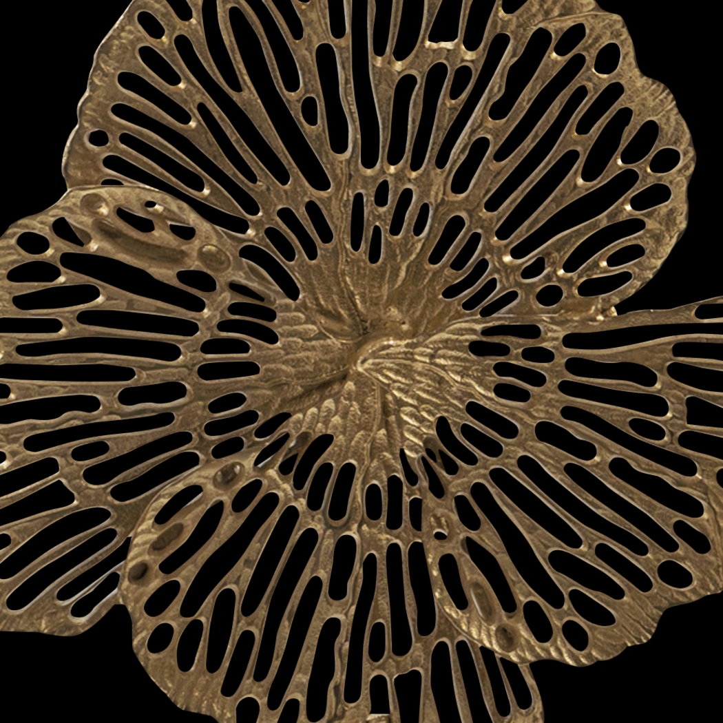 Agutu Gold Scuplture - Thumbnail - Image 3