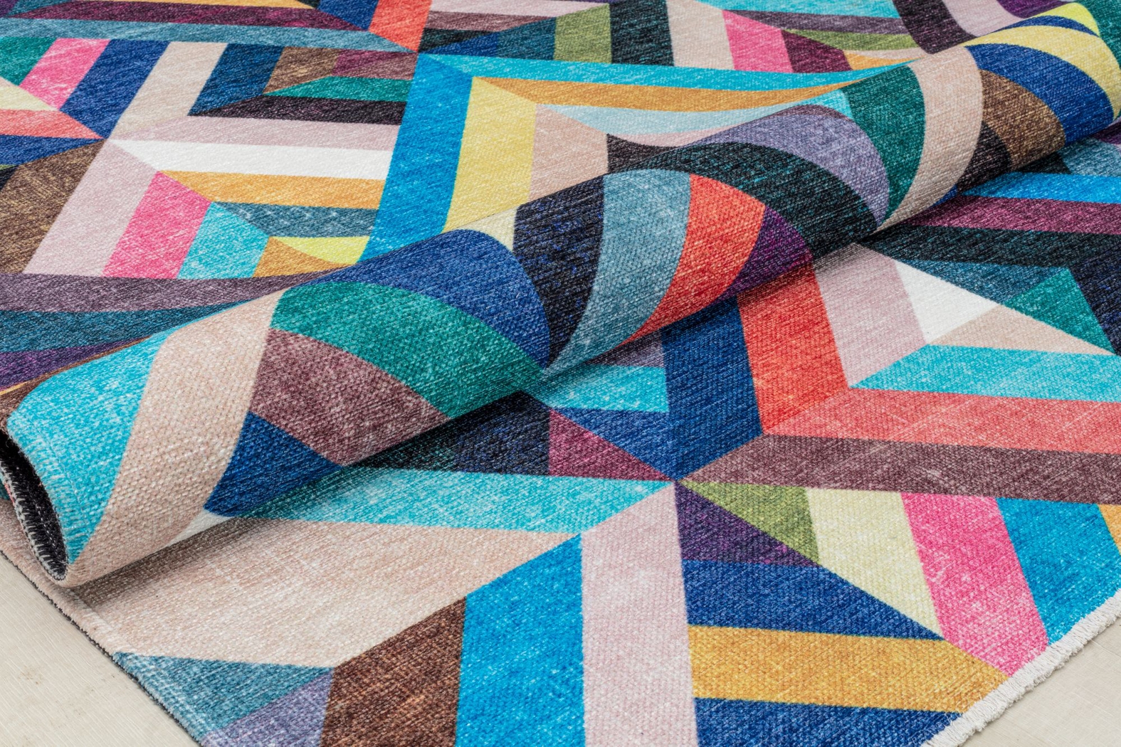 Aherama Multi 5'3 x 7' Rug - Thumbnail - Image 6