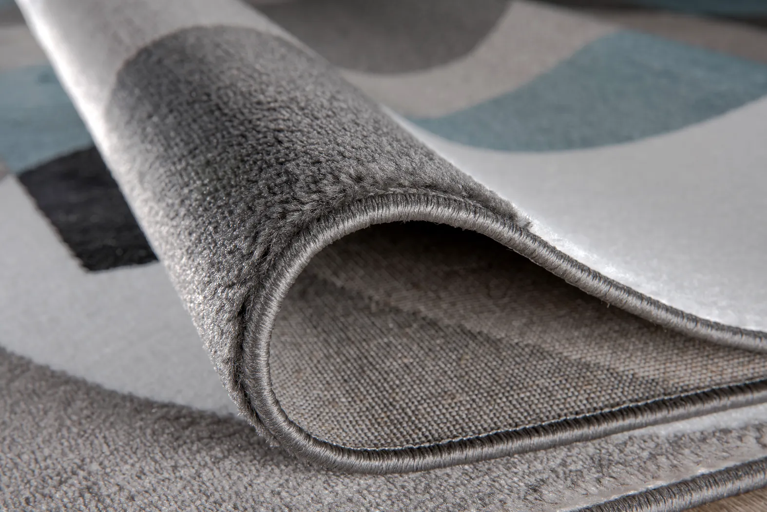 Ailana Blue 6'6 x 9' Rug - Thumbnail - Image 2