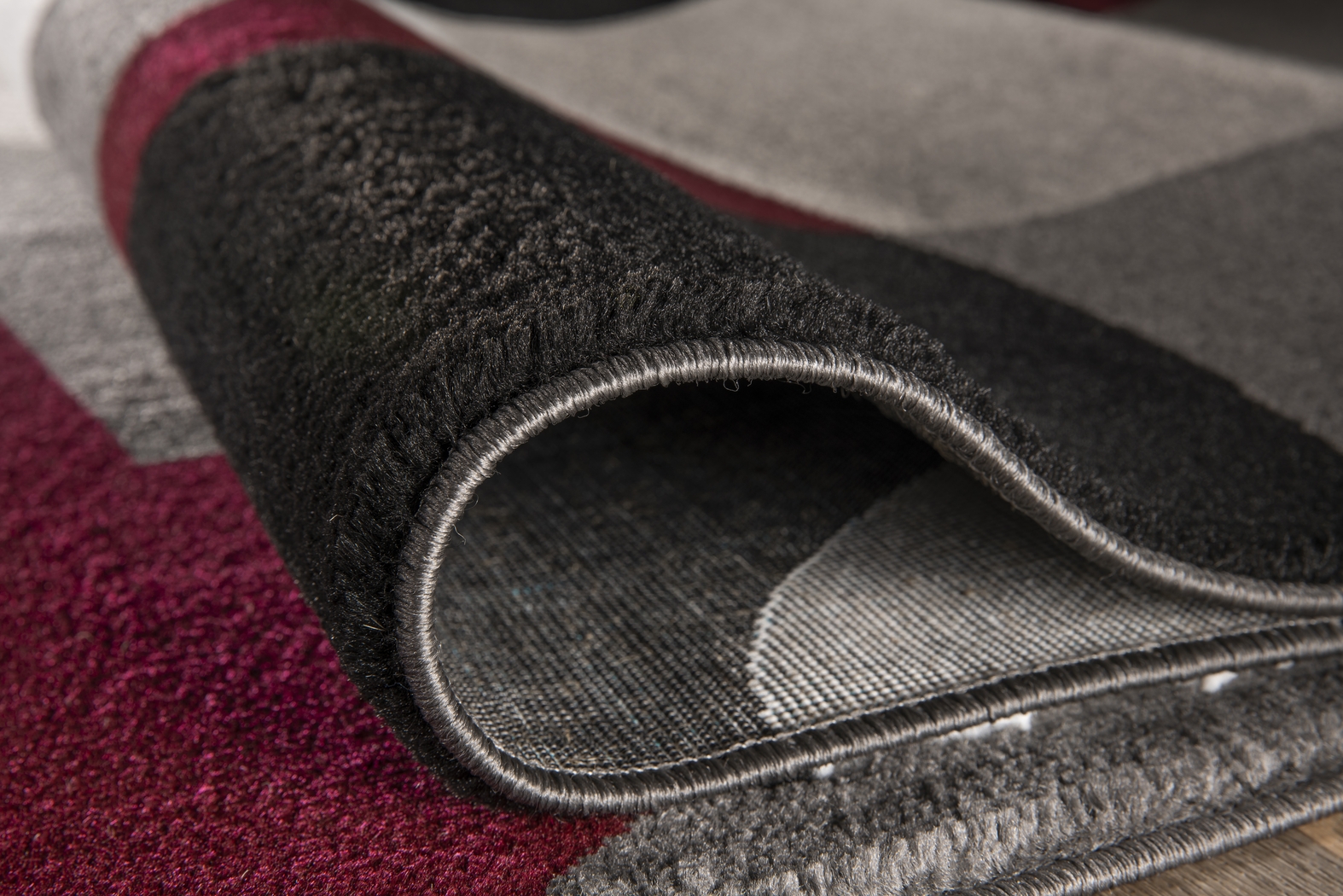 Ailana Burgundy 3'3 x 5' Rug - Thumbnail - Image 2