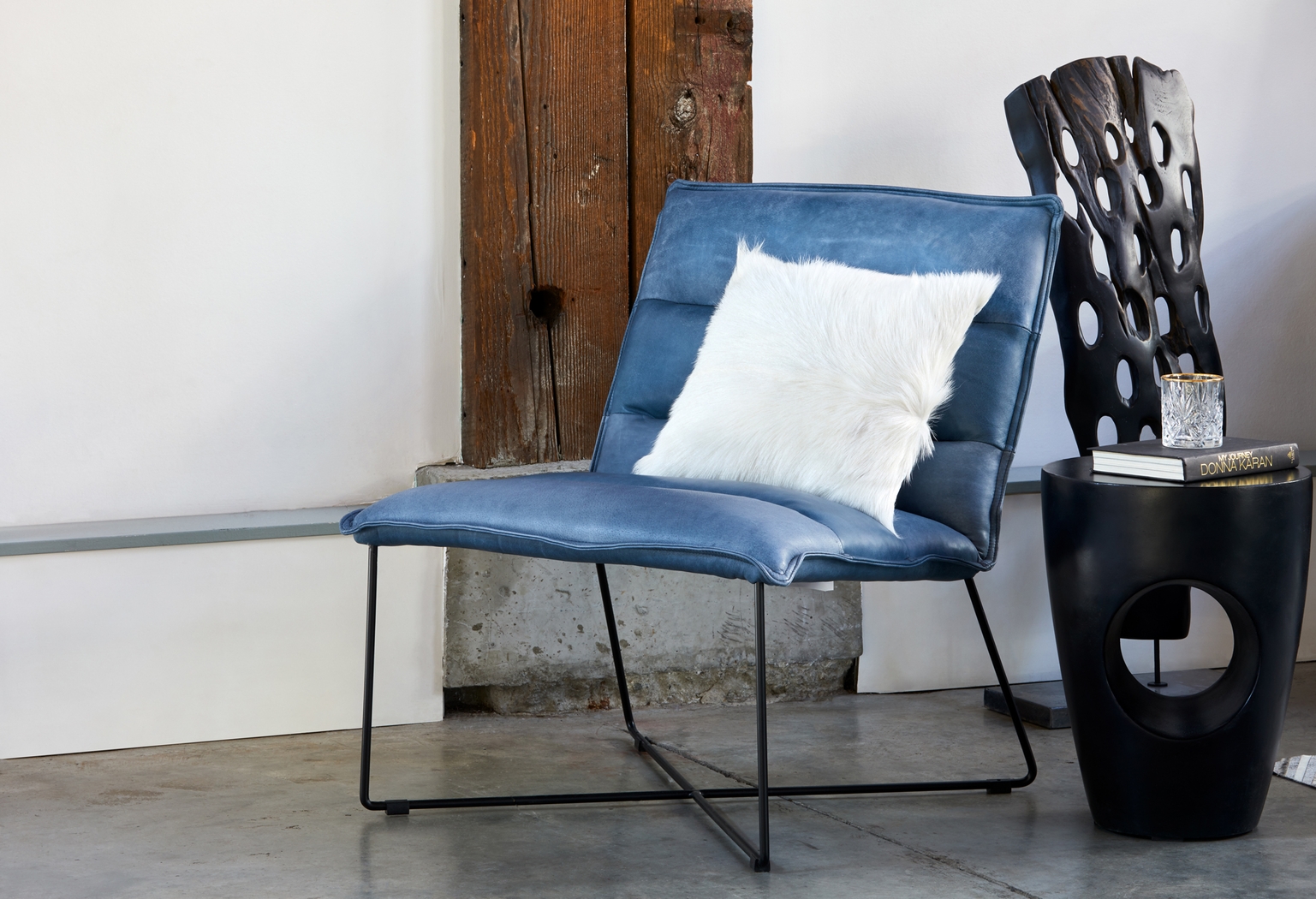 Airlawn Black Outdoor Stool - Thumbnail - Image 5