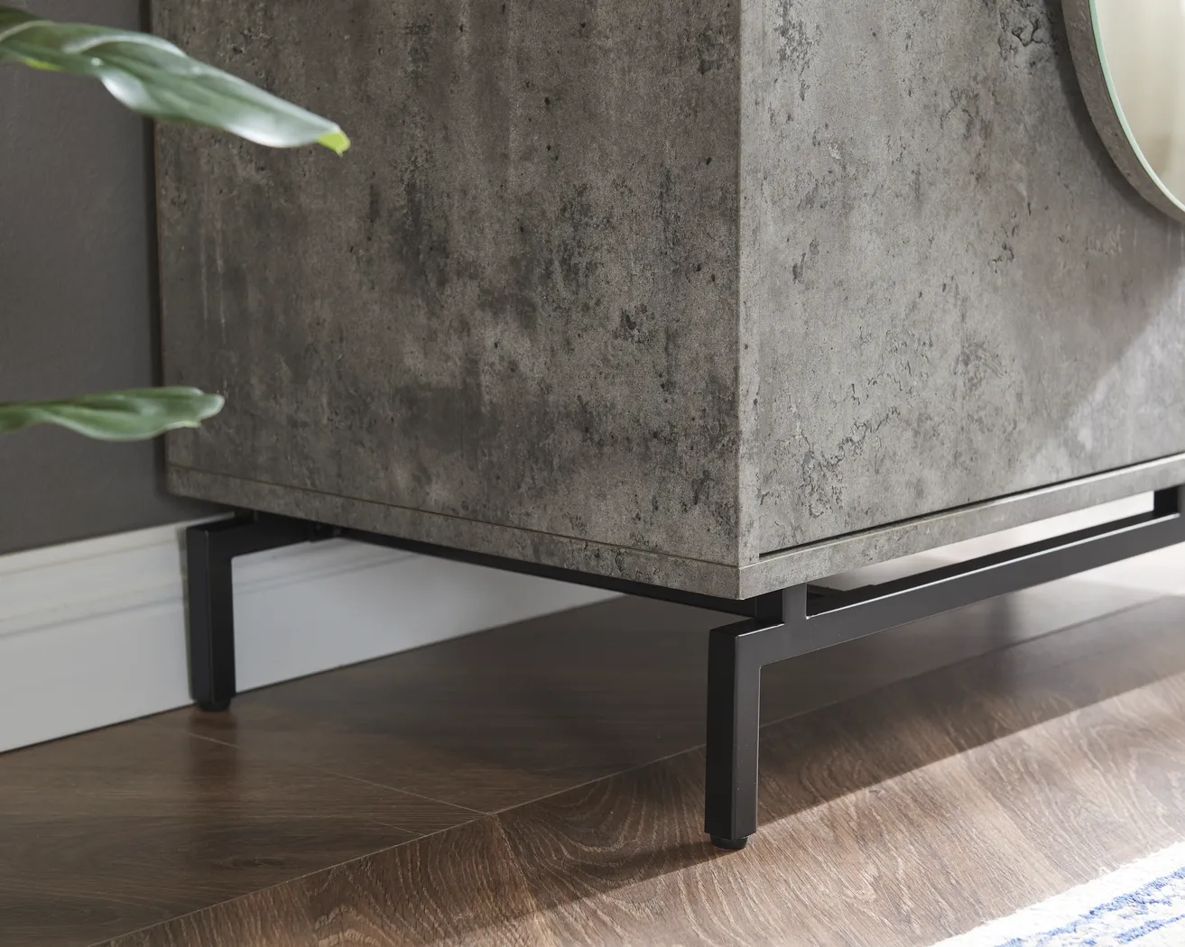 Akochia Gray Server - Thumbnail - Image 6