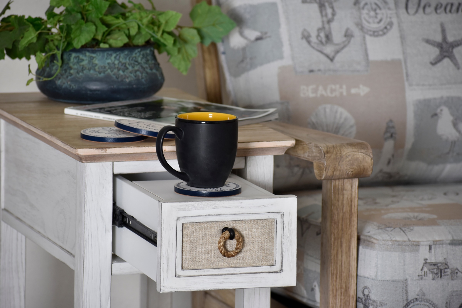 Akuhe White Chairside Table - Thumbnail - Image 3