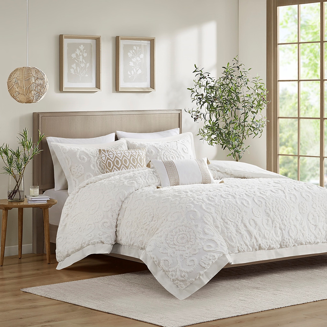 Alaegha Ivory 3 pc Full/Queen Comforter Set - Thumbnail - Image 3