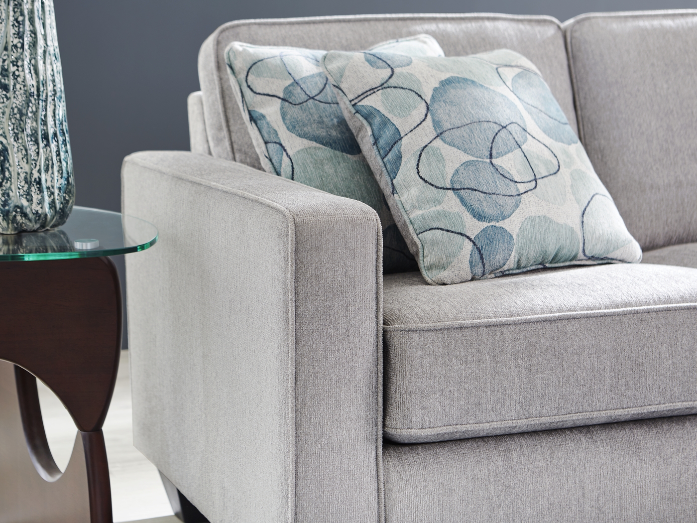 Alanis Bay Gray 7 Pc Living Room - Thumbnail - Image 9