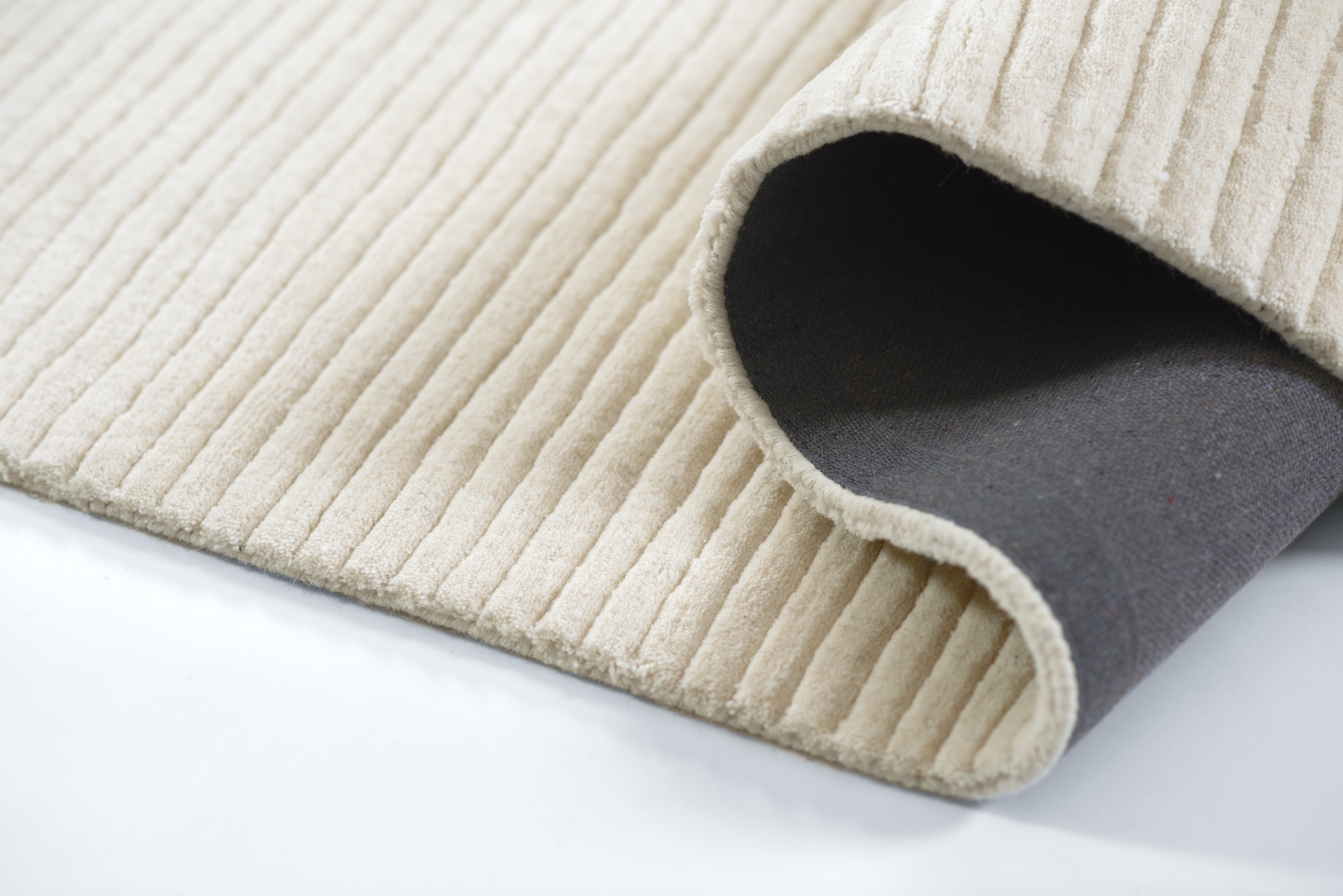 Albestel White 5' x 8' Rug - Thumbnail - Image 7