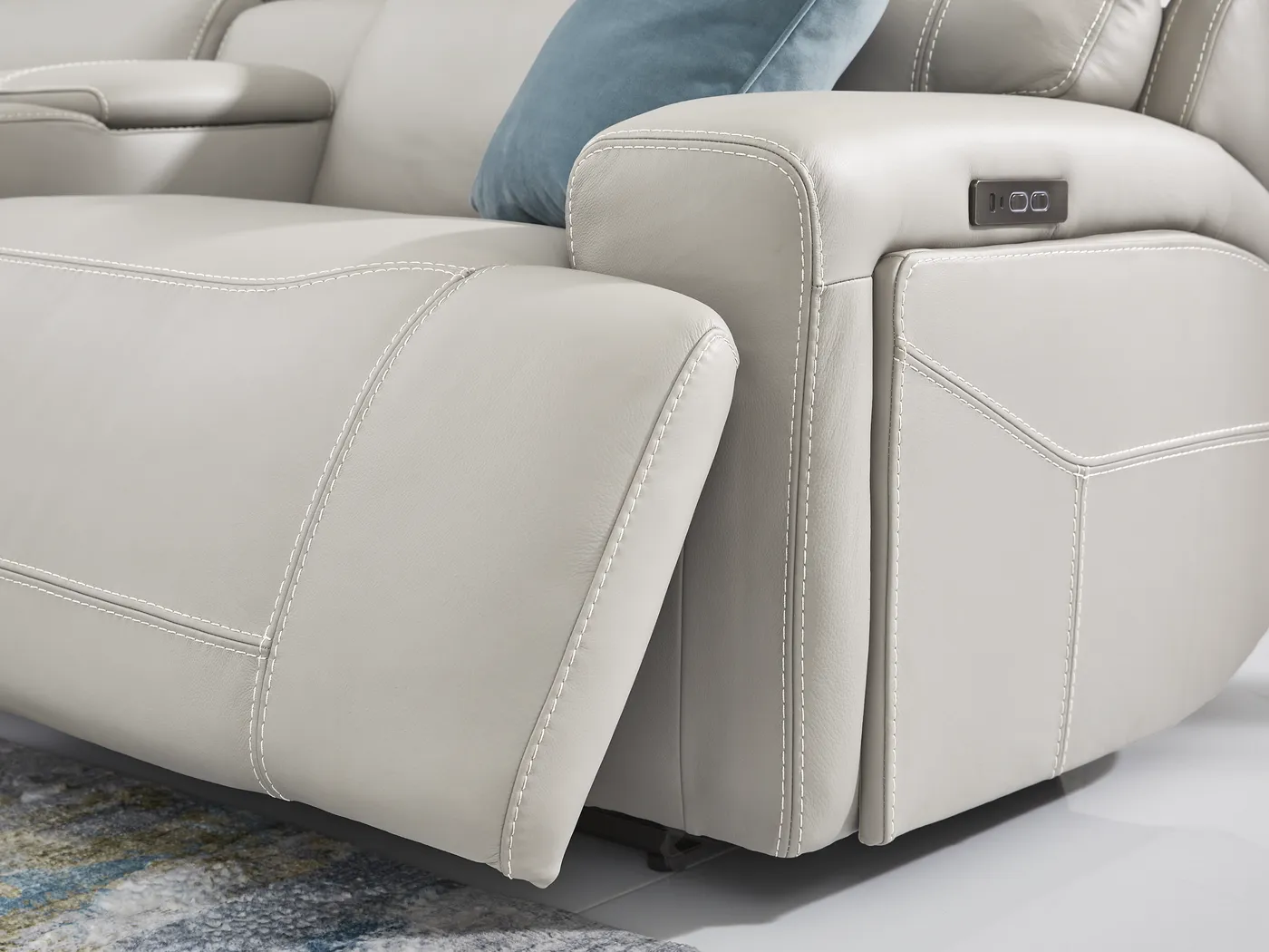 Alessio White Leather 6 Pc Dual Power Reclining Sectional - Thumbnail - Image 10