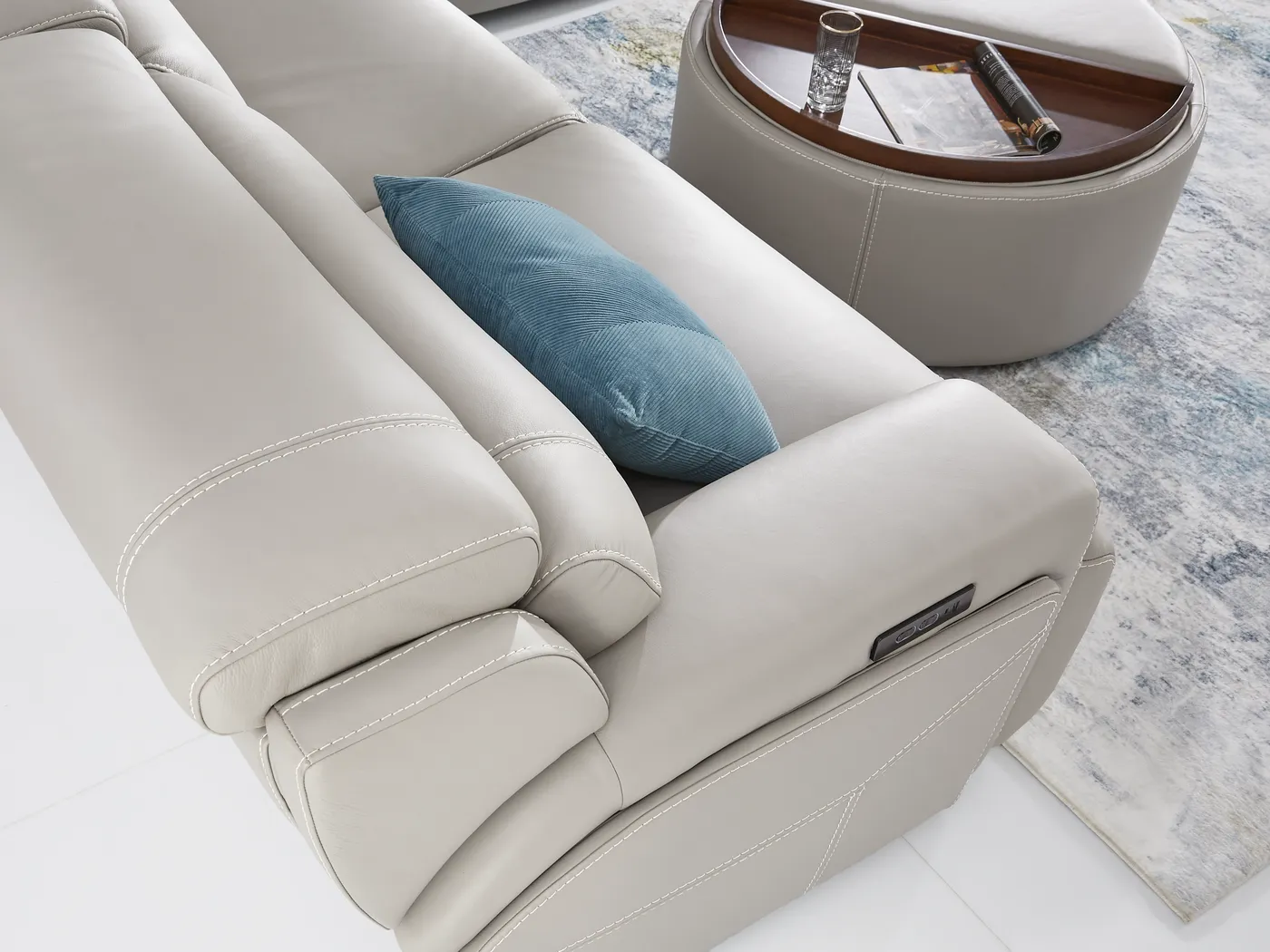 Alessio White Leather 6 Pc Dual Power Reclining Sectional - Thumbnail - Image 3
