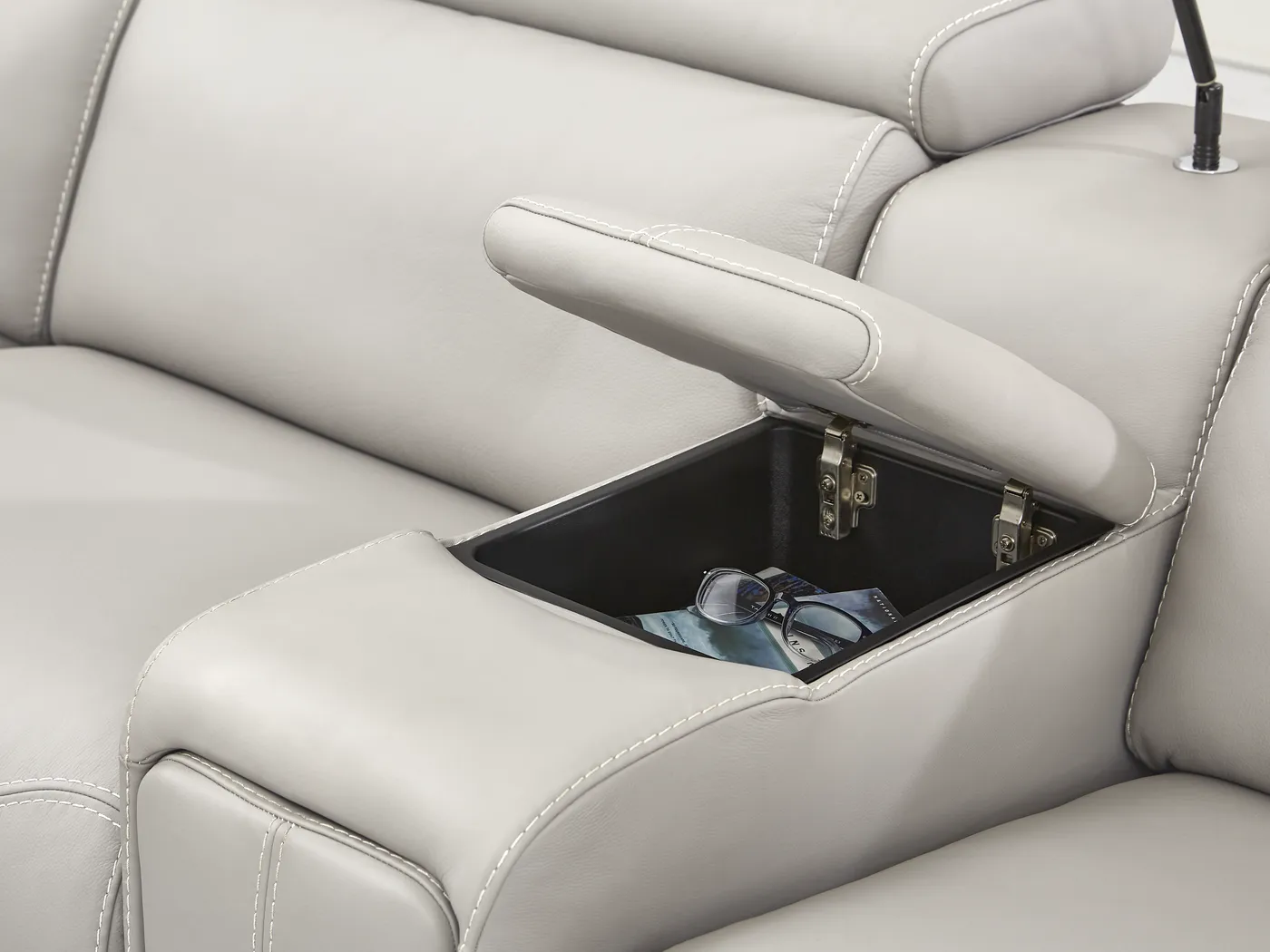 Alessio White Leather 6 Pc Dual Power Reclining Sectional - Thumbnail - Image 8