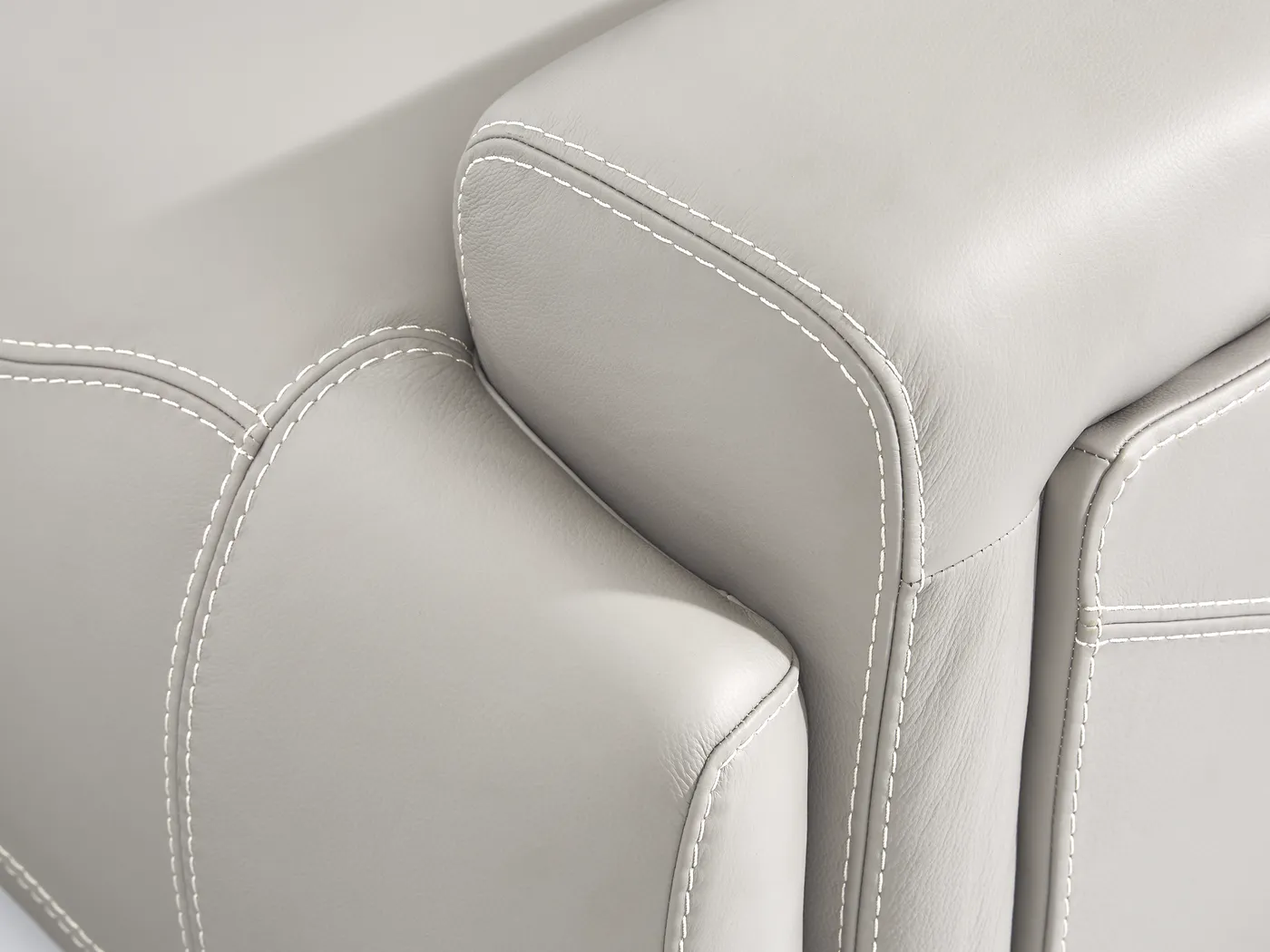Alessio White Leather 6 Pc Dual Power Reclining Sectional - Thumbnail - Image 9