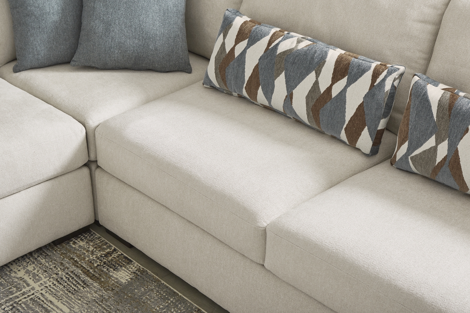 Alexander Ivory 4 Pc Sectional Living Room - Thumbnail - Image 5