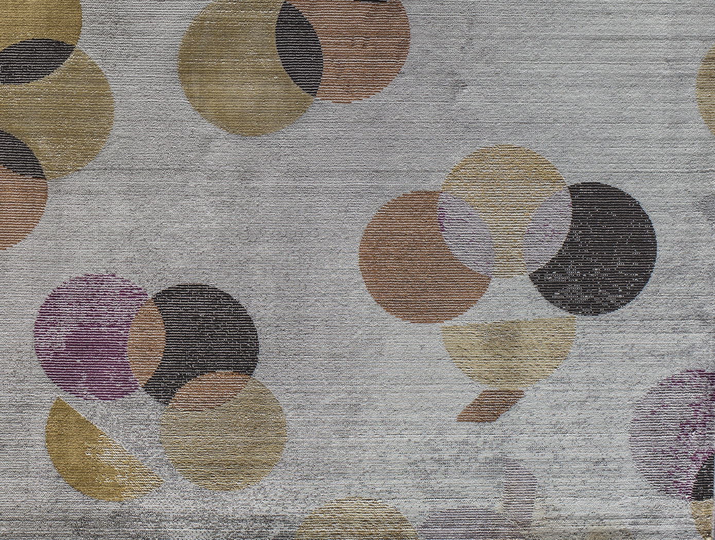 CosmoLiving By Cosmopolitan Aliviah Gray 8' x 10' Rug - Thumbnail - Image 3
