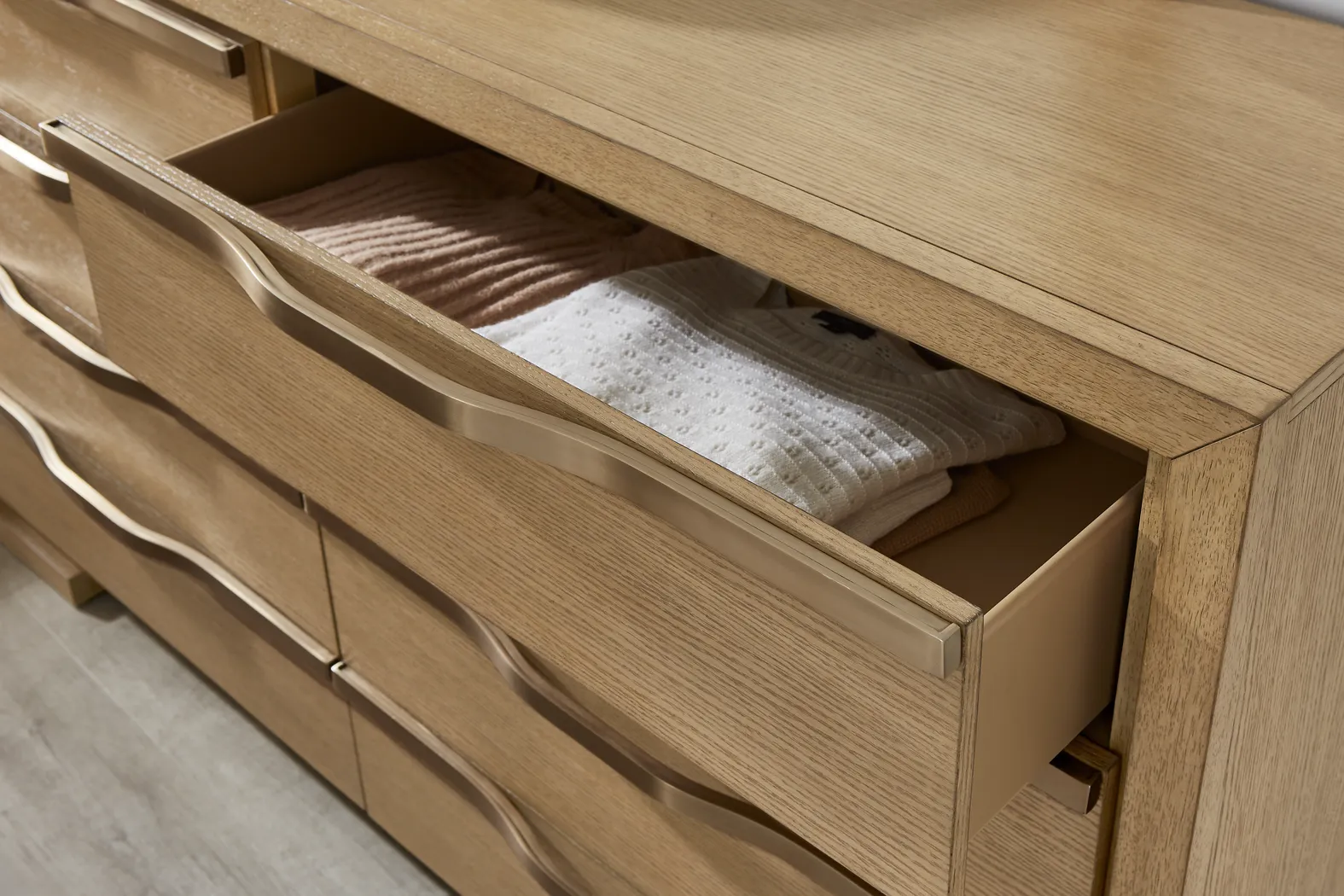 Alpine Lake Light Oak Finish 5 Pc Queen Upholstered Bedroom - Thumbnail - Image 9