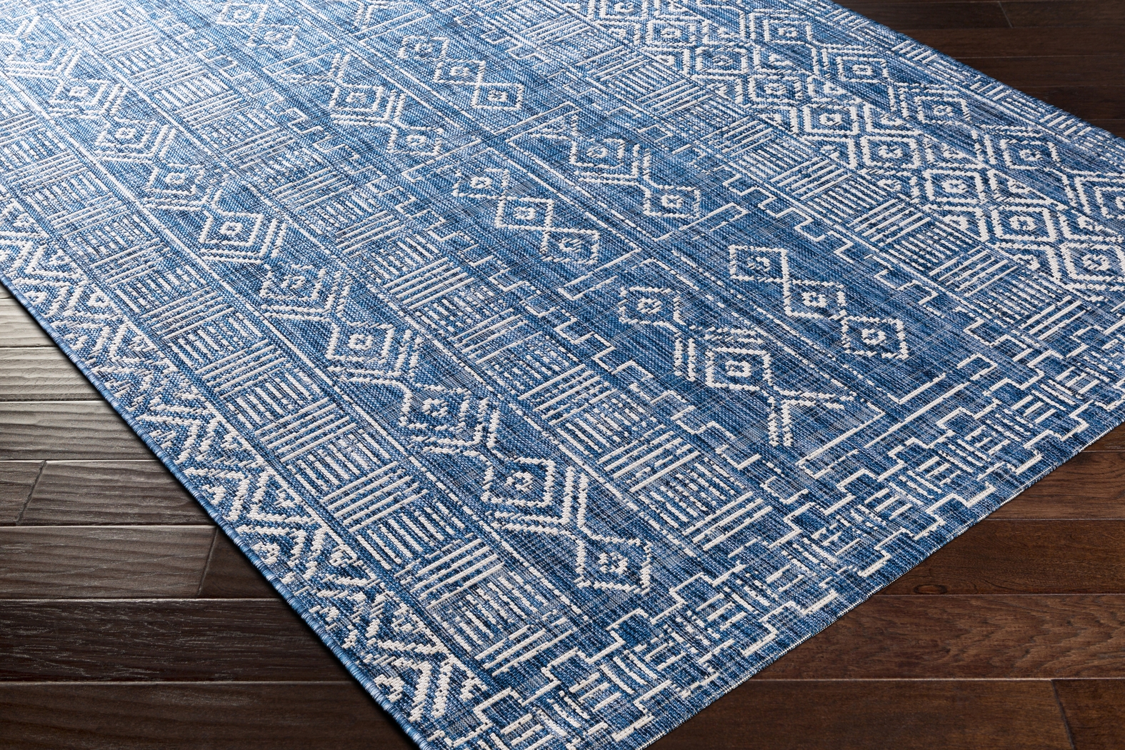 Alturas Blue 7'10 x 10'2 Indoor/Outdoor Rug - Thumbnail - Image 4
