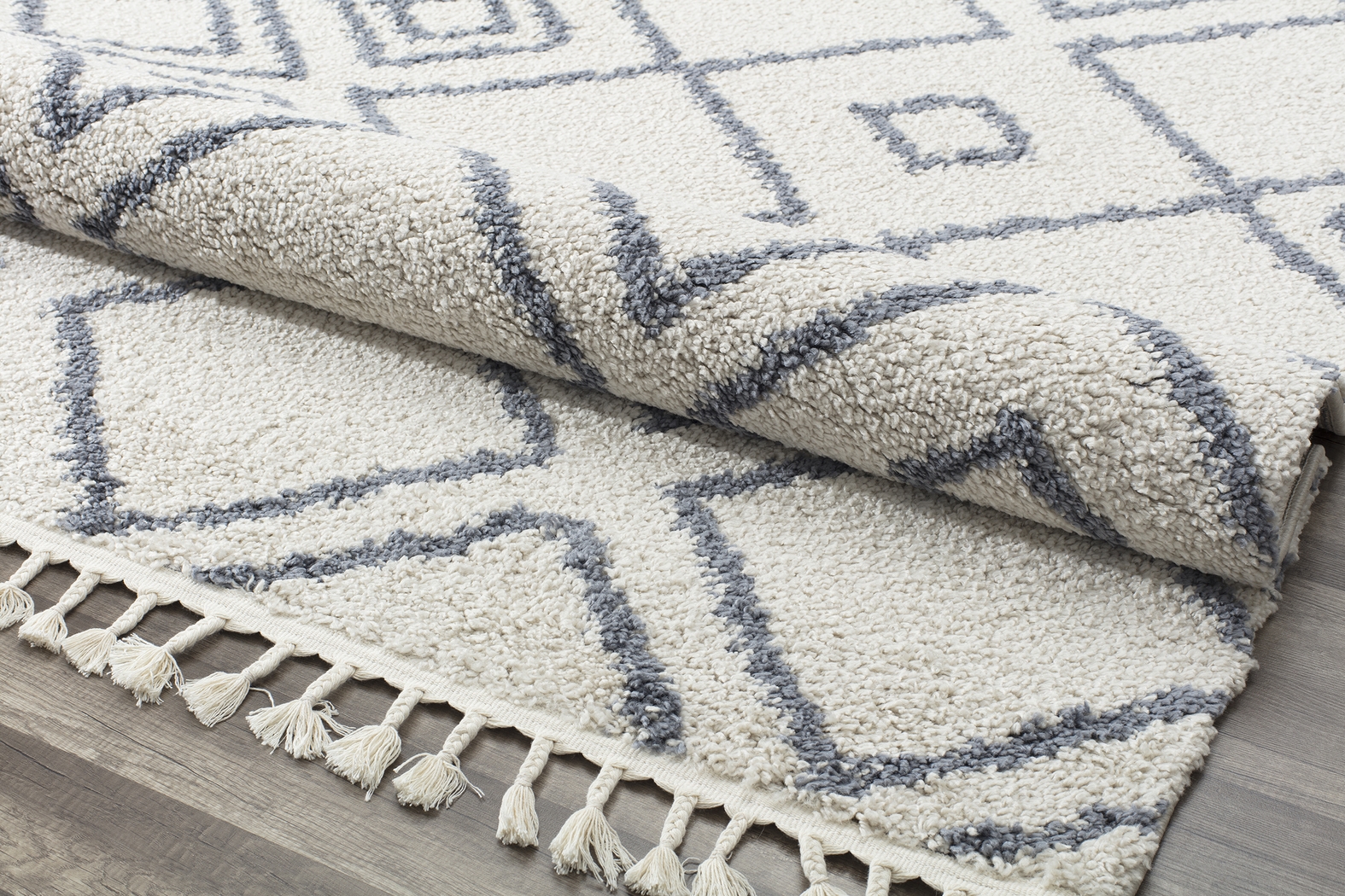 CosmoLiving By Cosmopolitan Alwina White 8' x 10' Rug - Thumbnail - Image 2