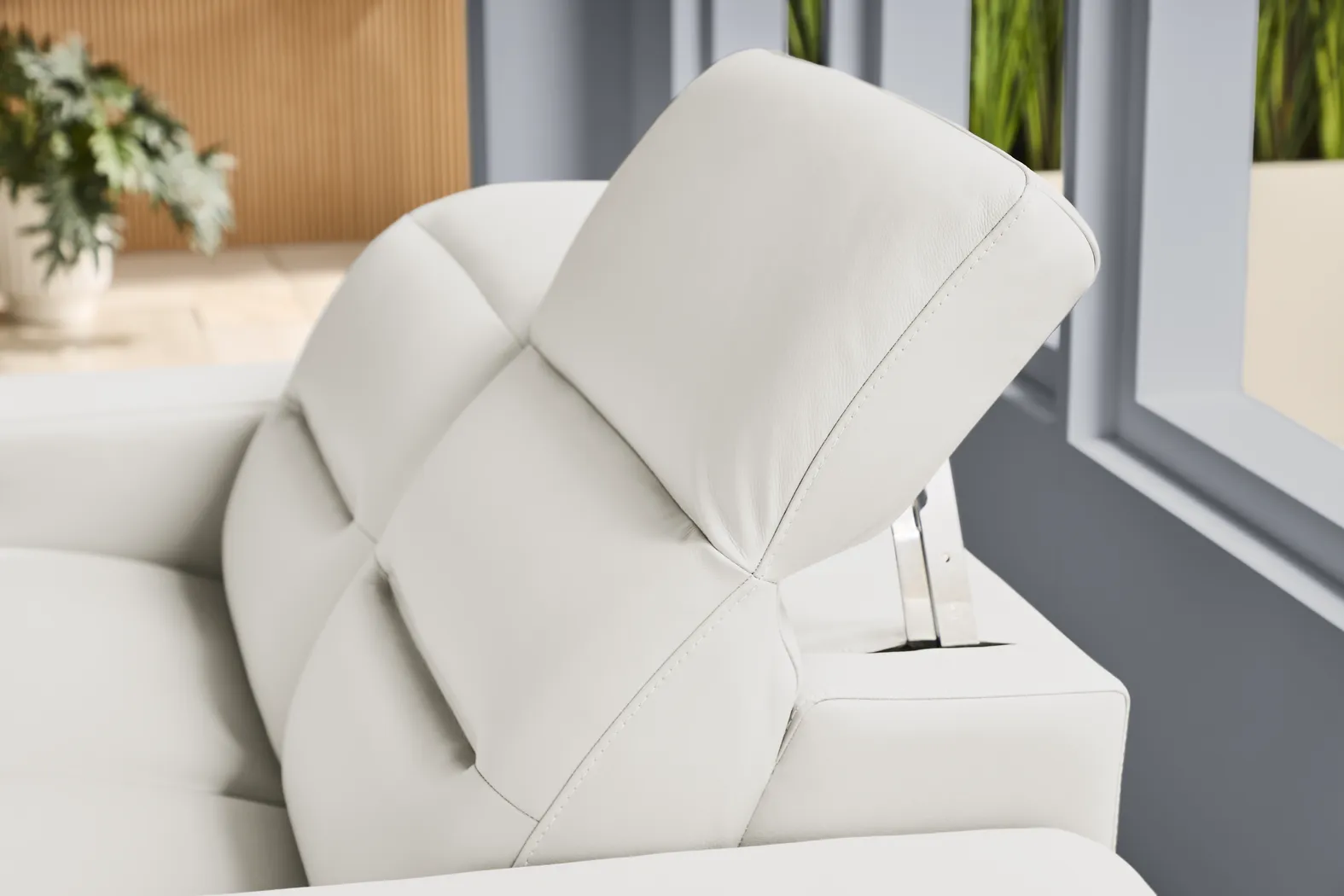 Amalfi White Leather 8 Pc Dual Power Reclining Living Room - Thumbnail - Image 12