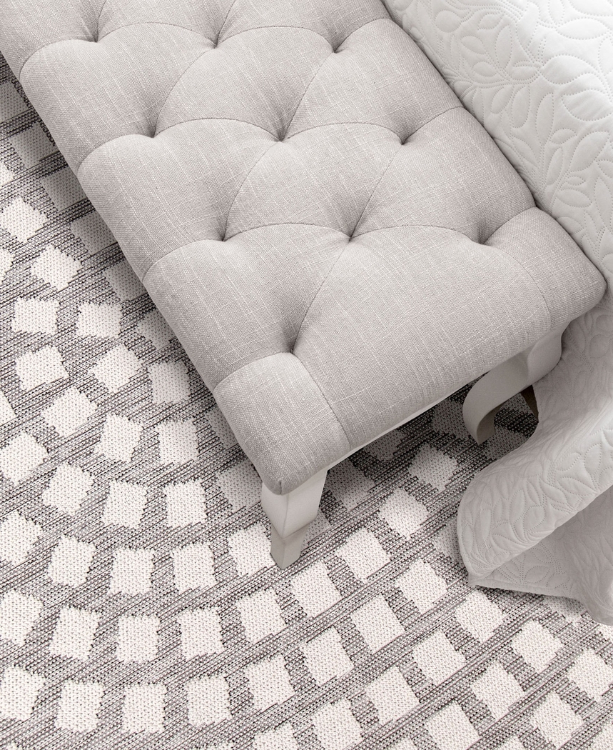 Amenia Gray 5'3 x 7'6 Rug - Thumbnail - Image 3