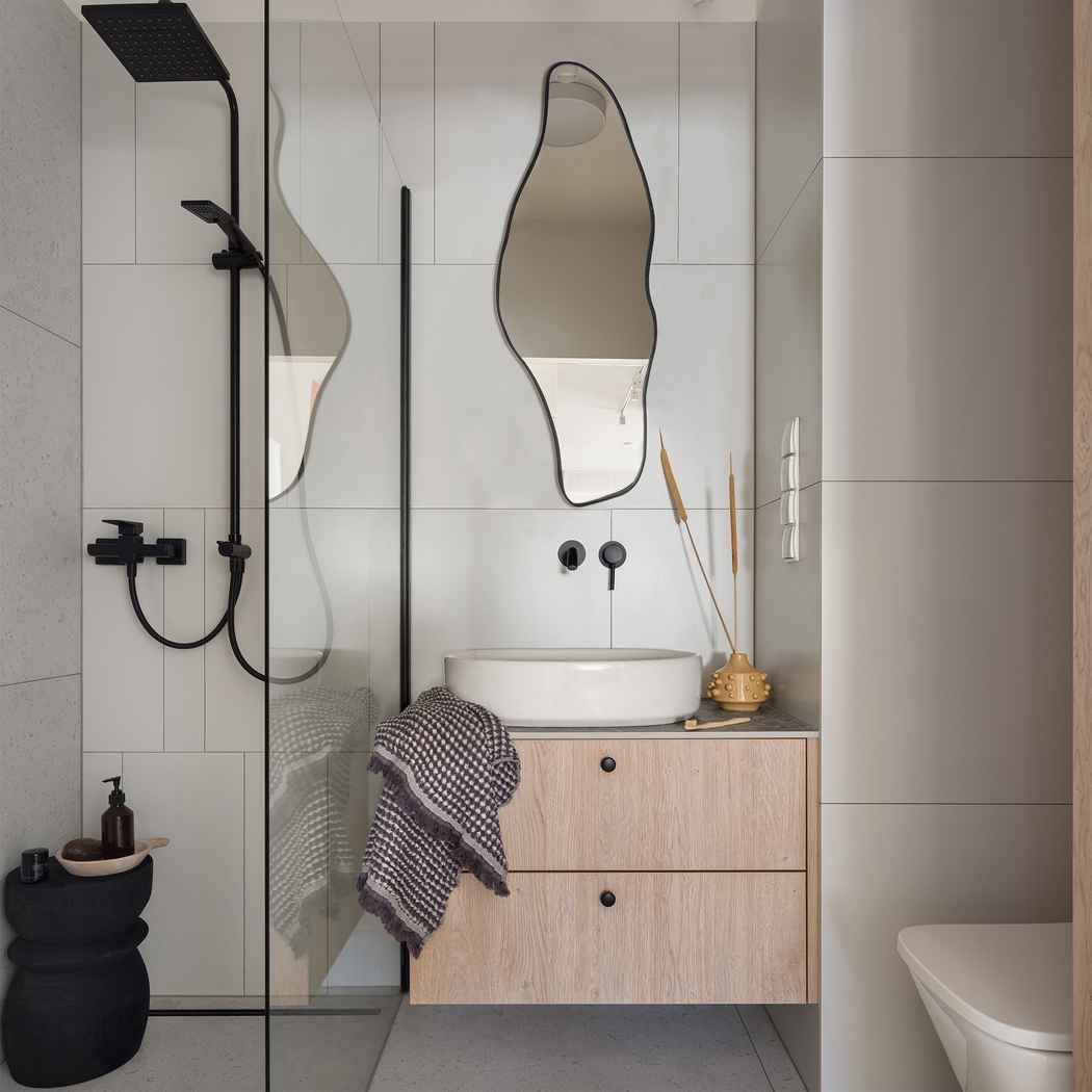 Amoroe II Irregular Black Mirror - Thumbnail - Image 2