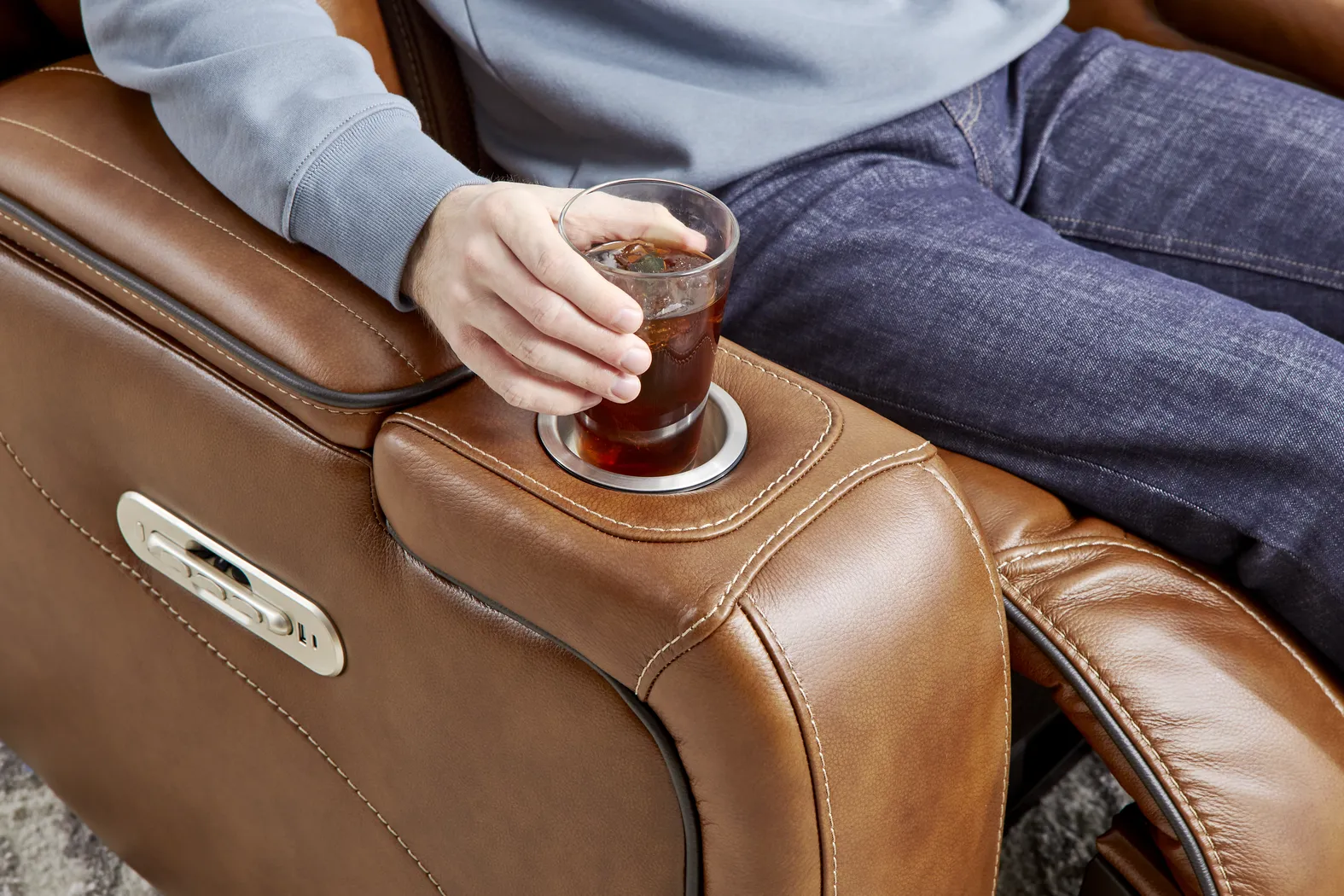 Amplify Brown Leather Triple Power Recliner - Image 15