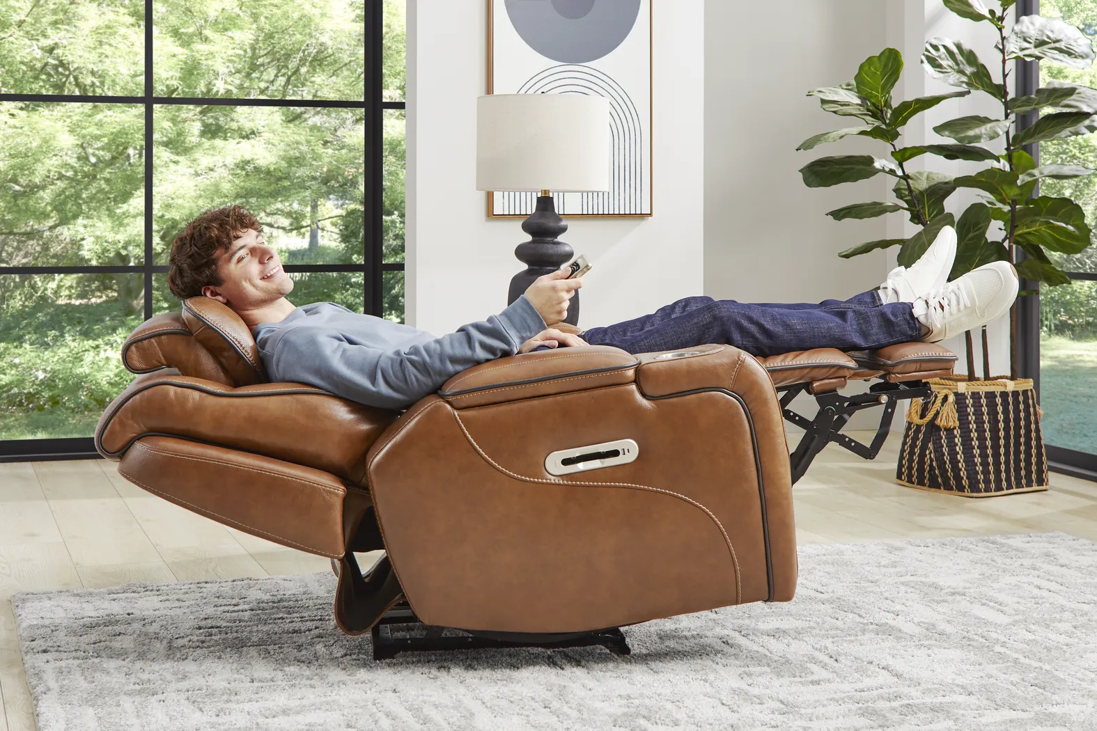 Amplify Brown Leather Triple Power Recliner - Image 5