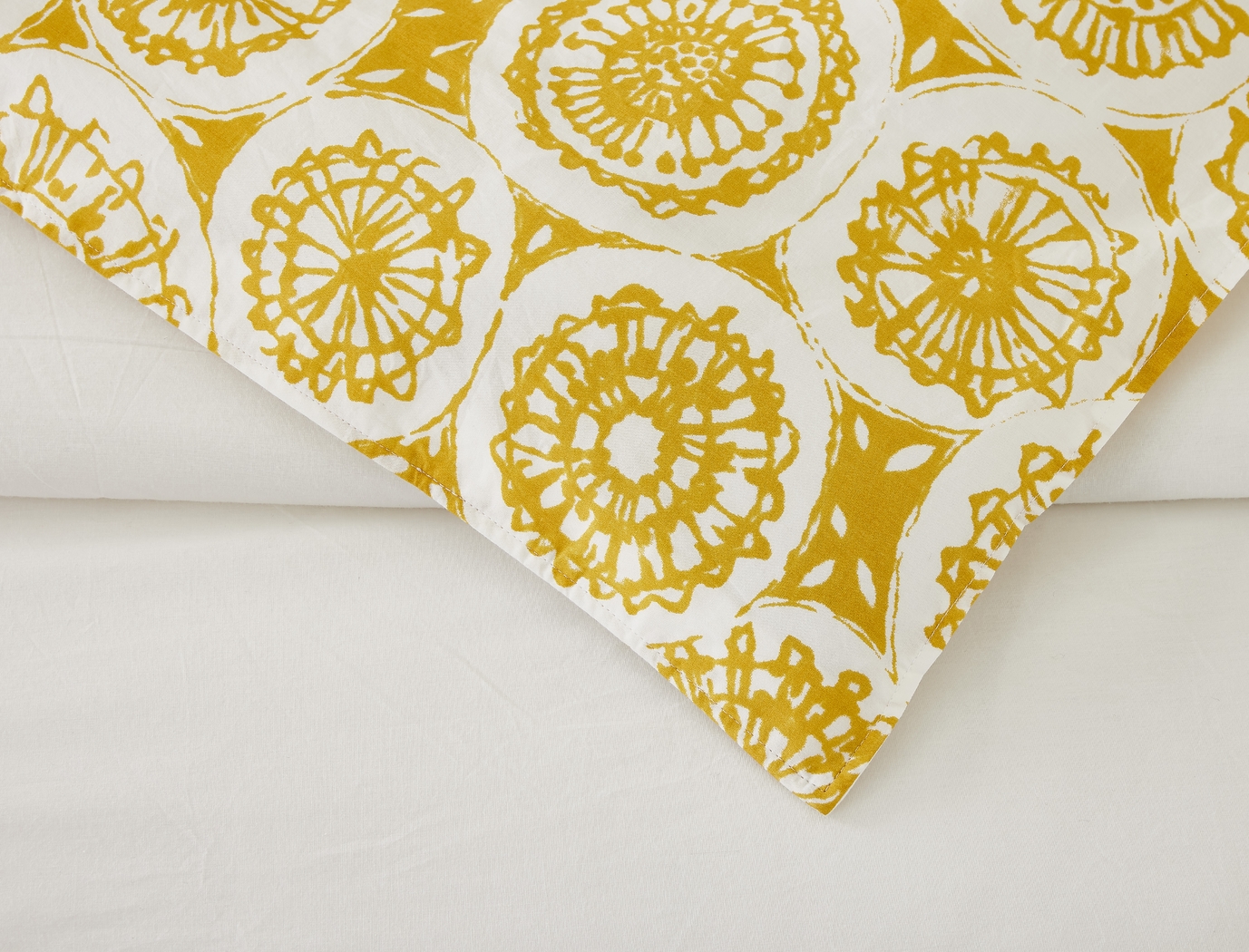 Anandale Yellow 3 Pc King Duvet Set - Thumbnail - Image 4