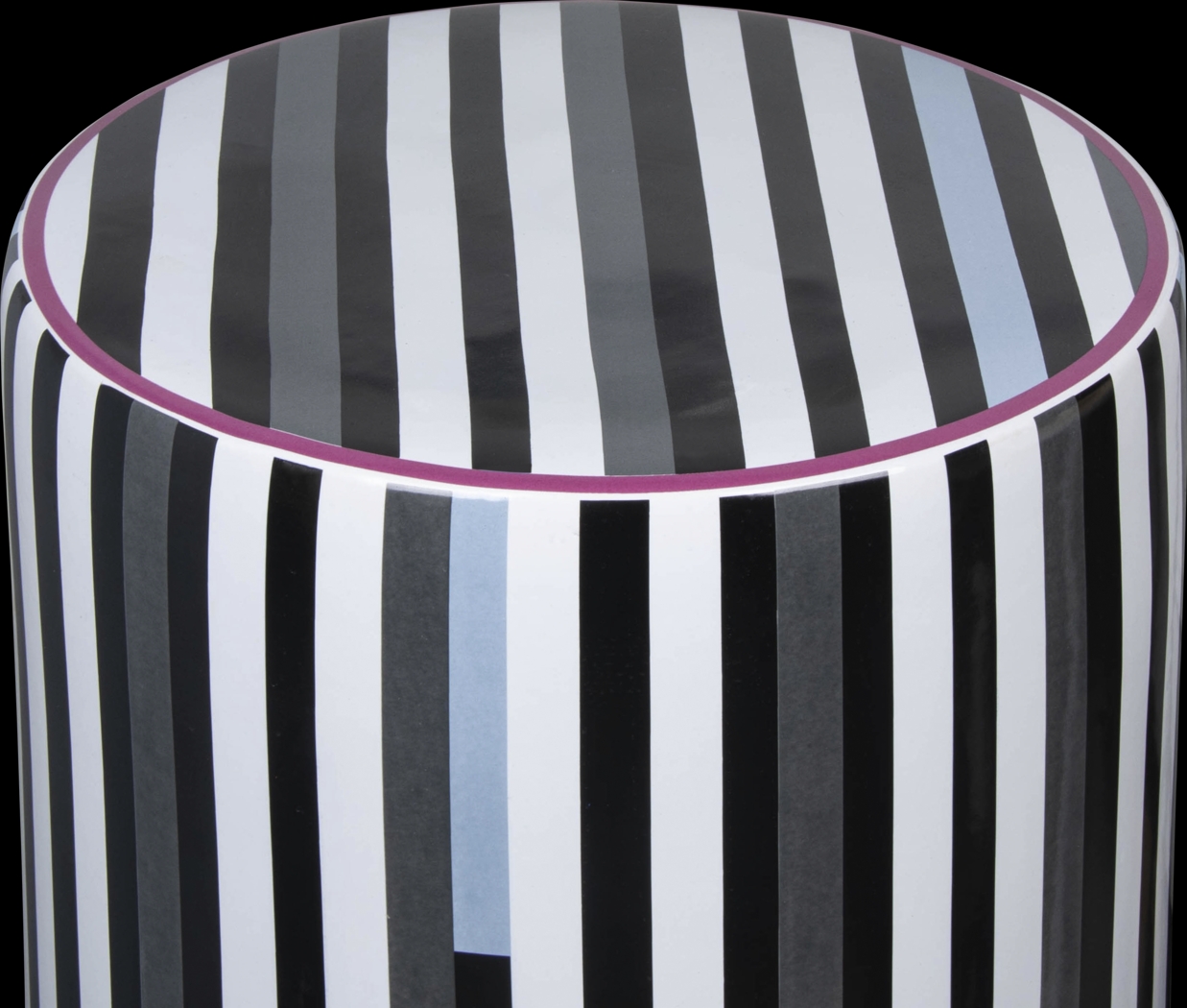 Annalinde Black Stool - Thumbnail - Image 4