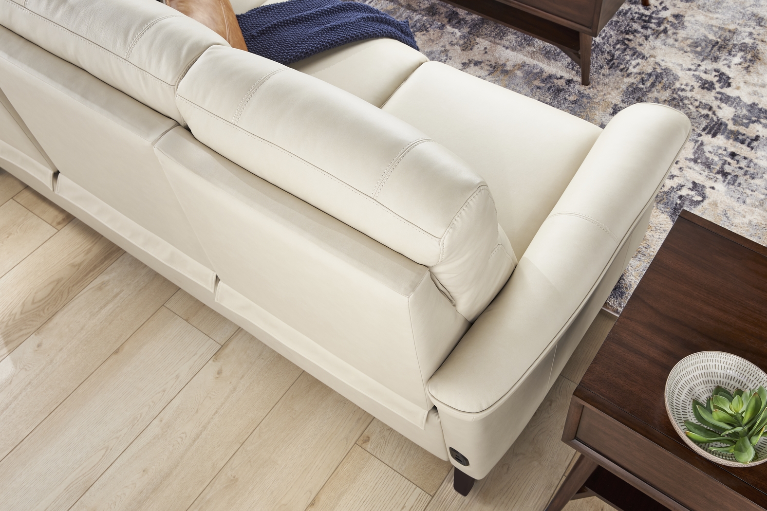 Antonella Beige Leather Dual Power Reclining Sofa - Thumbnail - Image 4