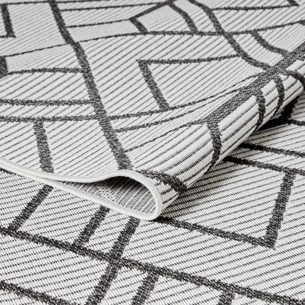 Antoun Gray 7'10 x 9'10 Indoor/Outdoor Rug - Thumbnail - Image 7