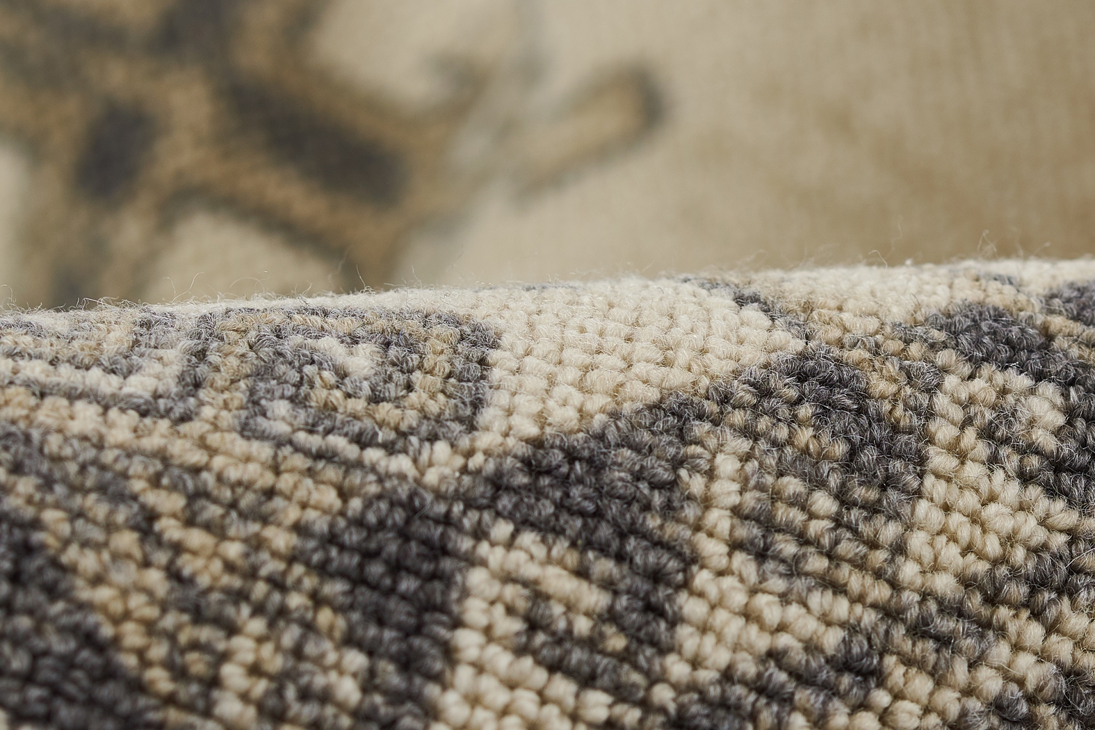 Apexi Black 3'3 x 5' Rug - Thumbnail - Image 5