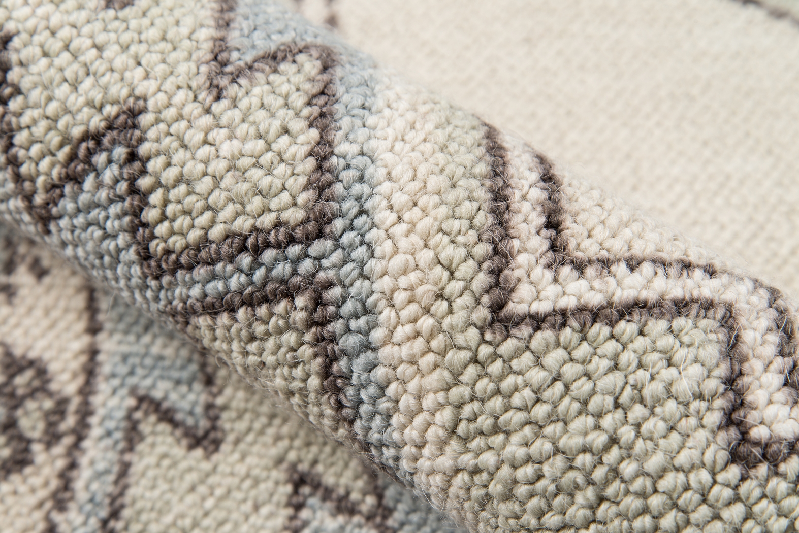 Arisha Blue 6'6 x 9' Rug - Thumbnail - Image 7