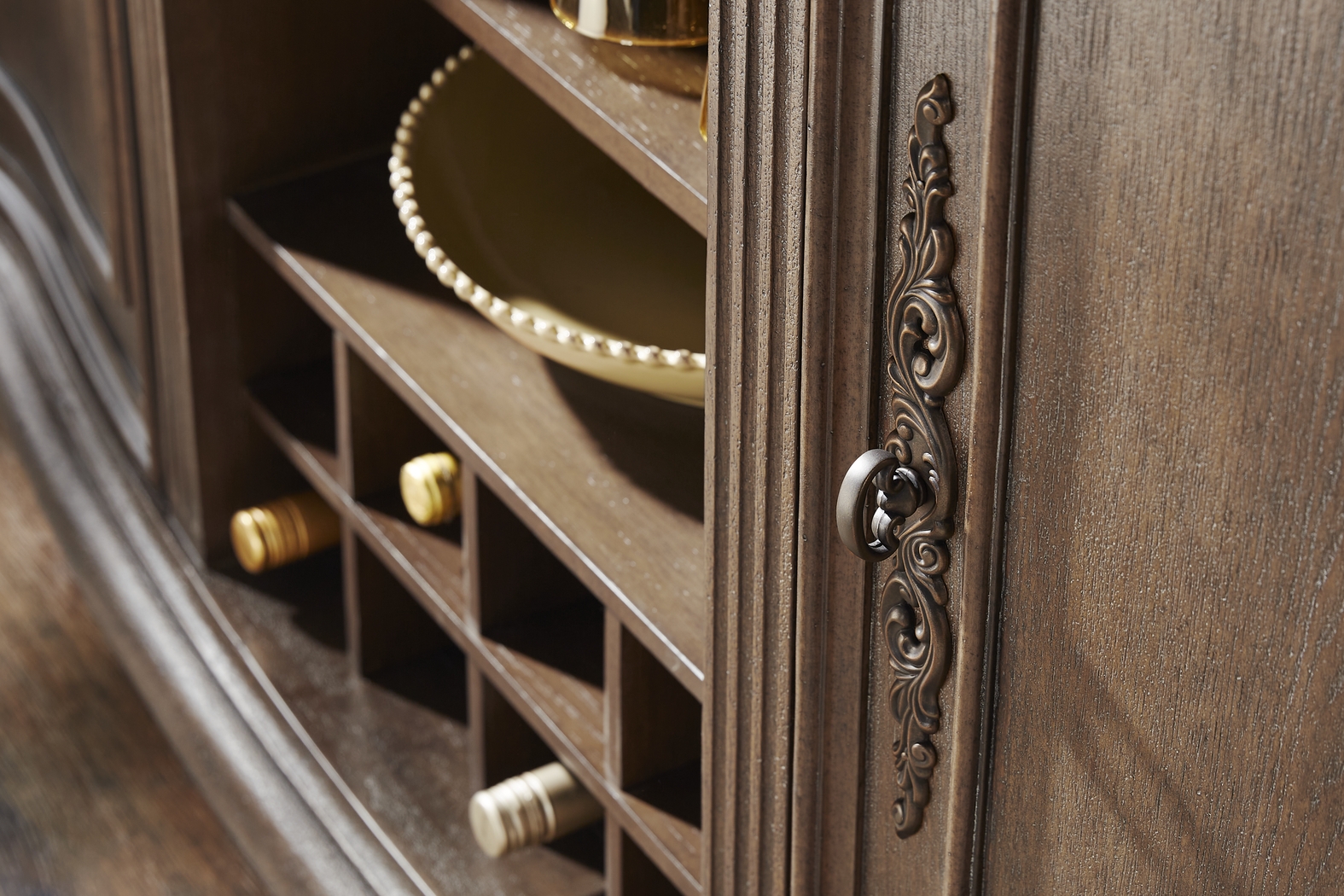 Armitage Brown Server - Thumbnail - Image 4