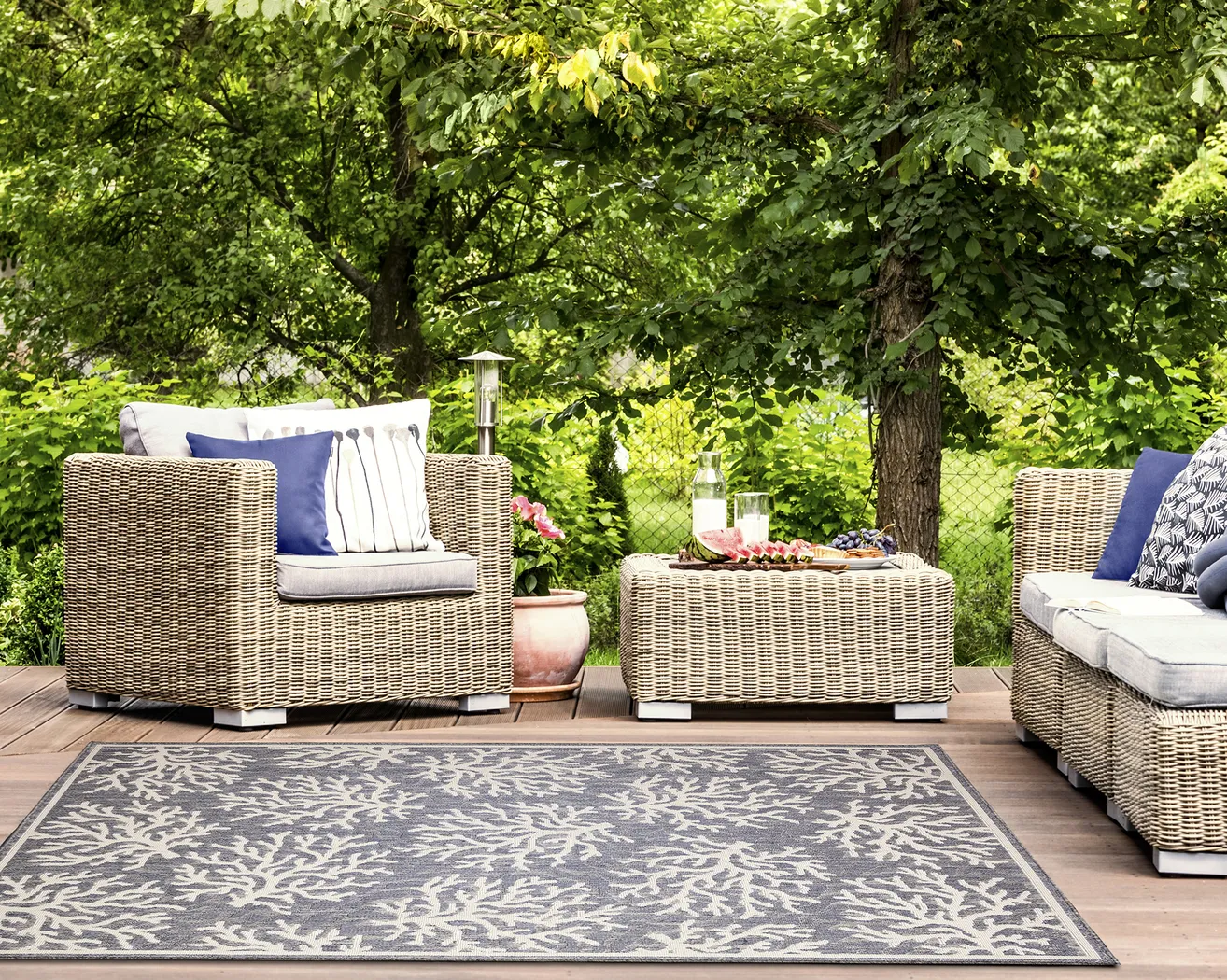 Arshall Blue 5'3 x 7'3 Indoor/Outdoor Rug - Thumbnail - Image 5