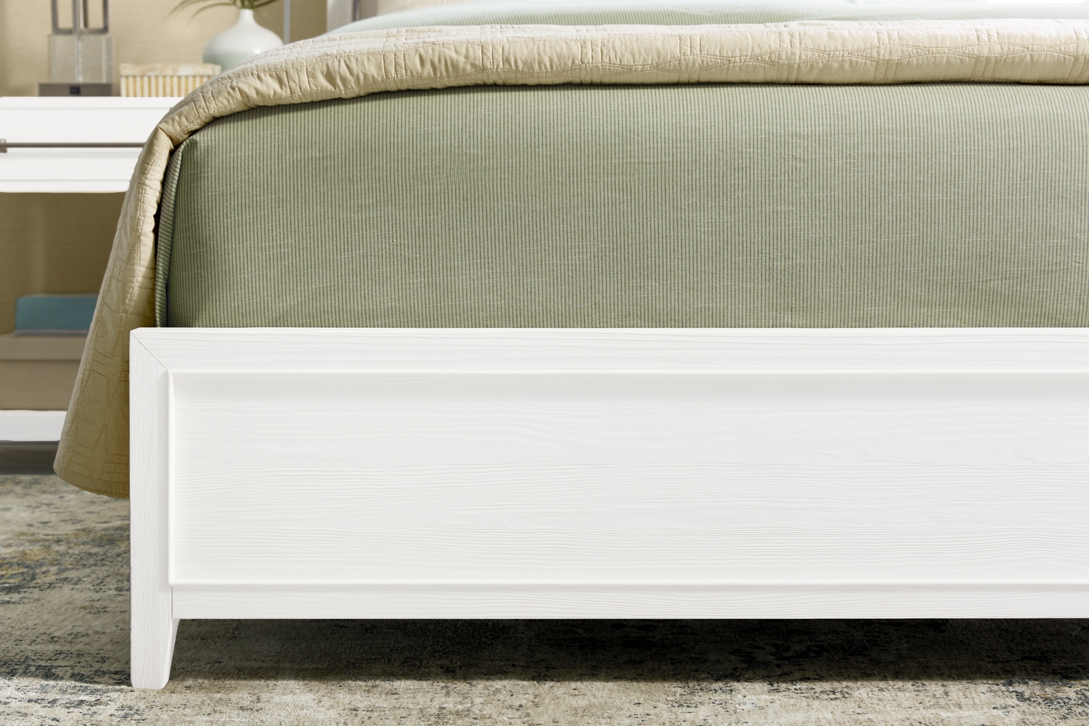 Aruba White 7 Pc Queen Panel Bedroom - Thumbnail - Image 5